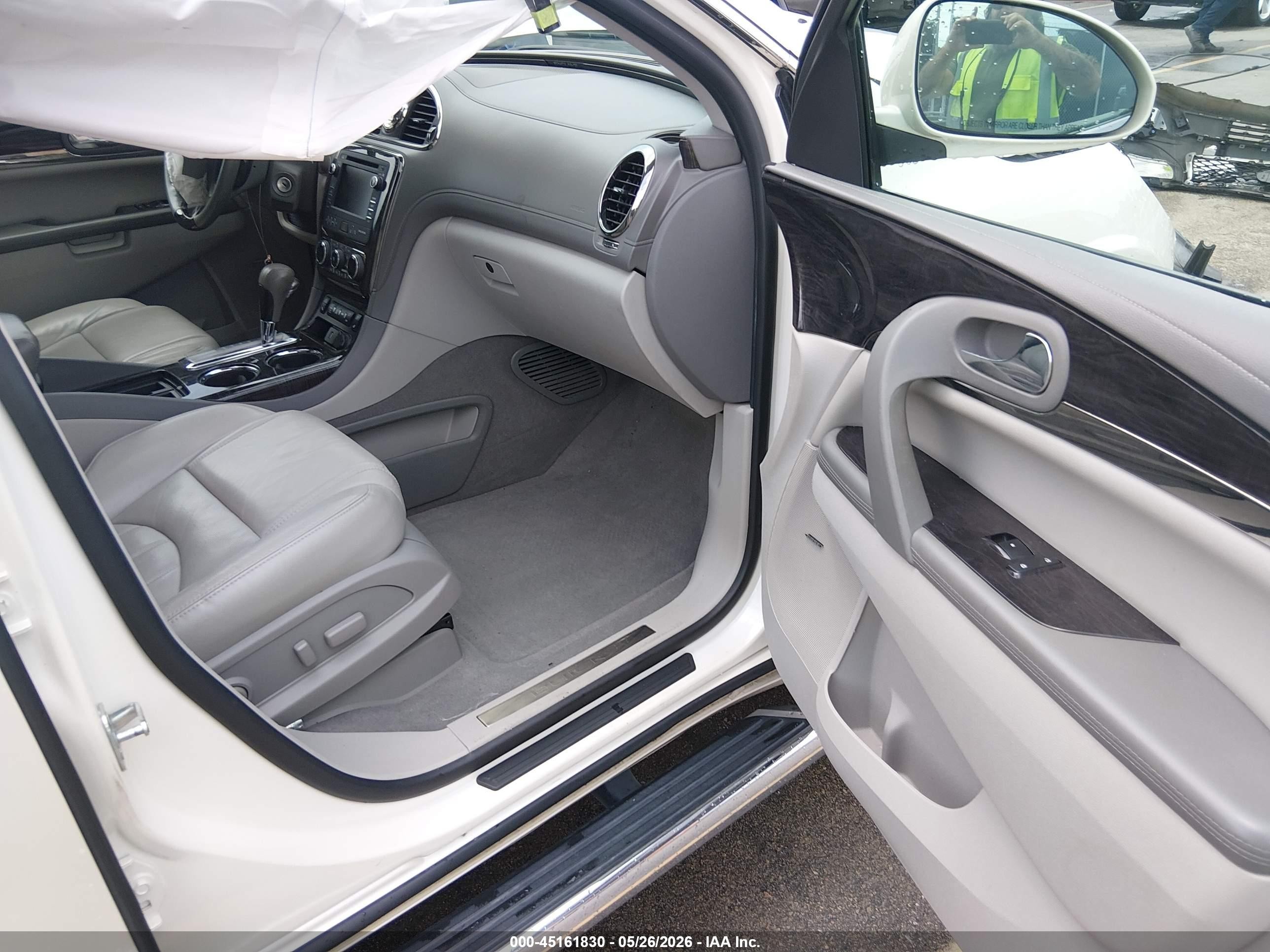 2015 Buick Enclave Premium Белый vin: 5GAKRCKD7FJ122410