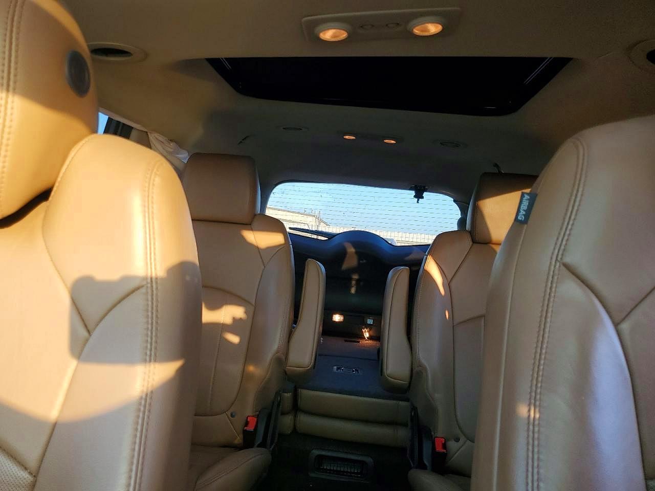 2015 Buick Enclave Cream vin: 5GAKRCKD7FJ228419