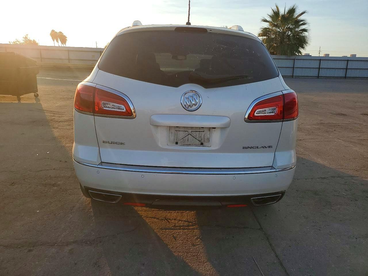 2015 Buick Enclave Cream vin: 5GAKRCKD7FJ228419
