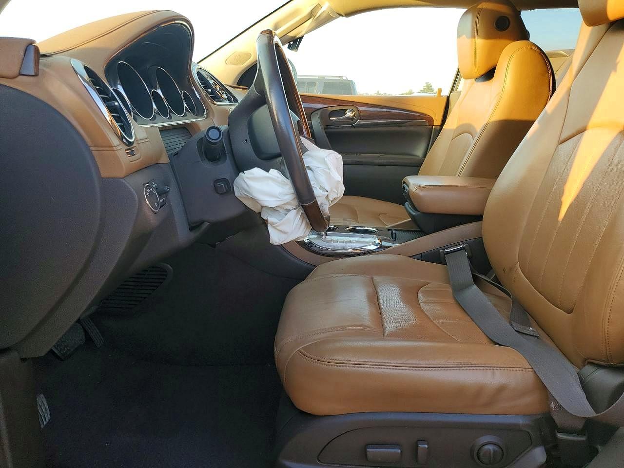 2015 Buick Enclave Cream vin: 5GAKRCKD7FJ228419