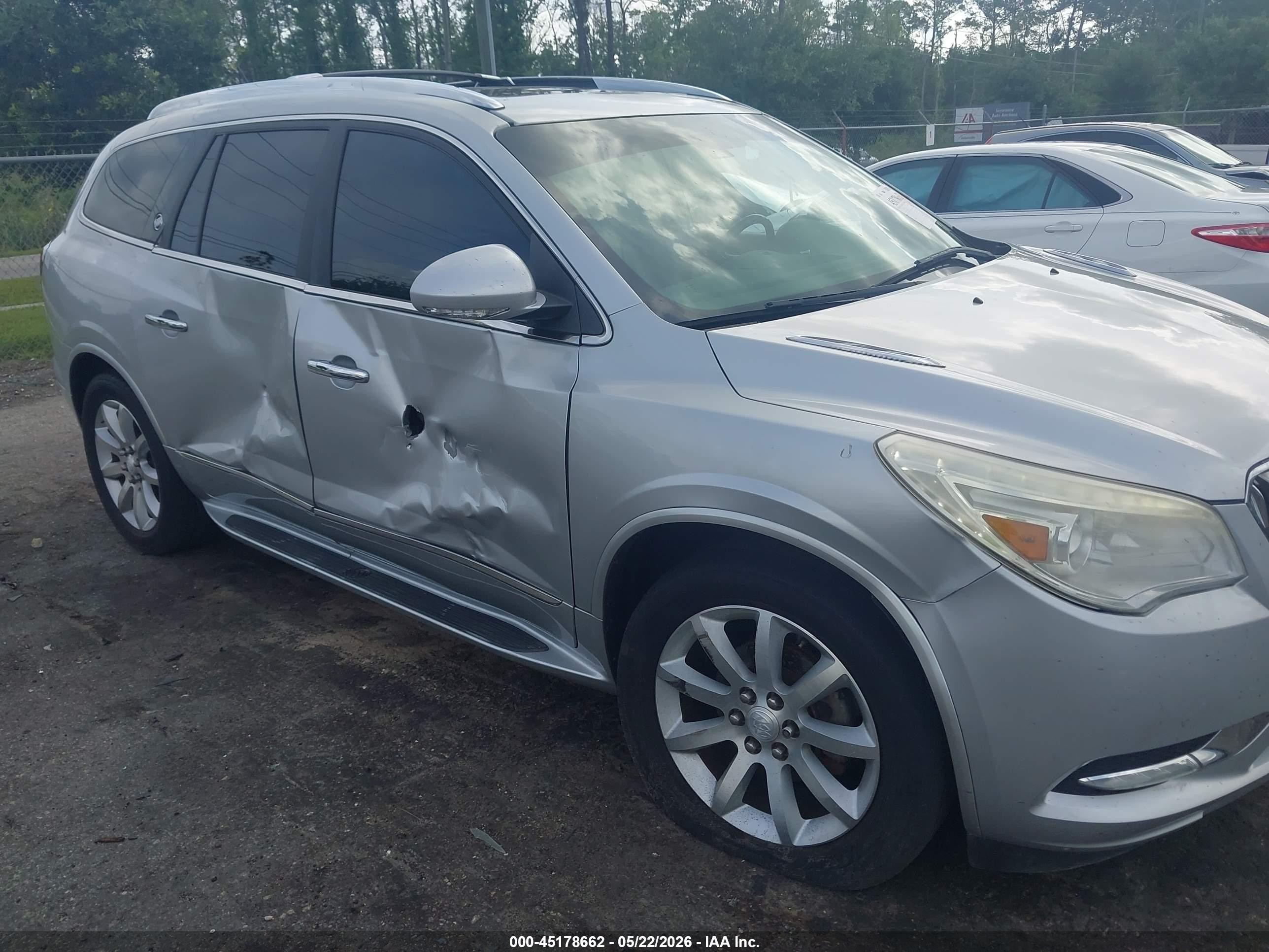 2015 Buick Enclave Premium Серебряный vin: 5GAKRCKD8FJ309381