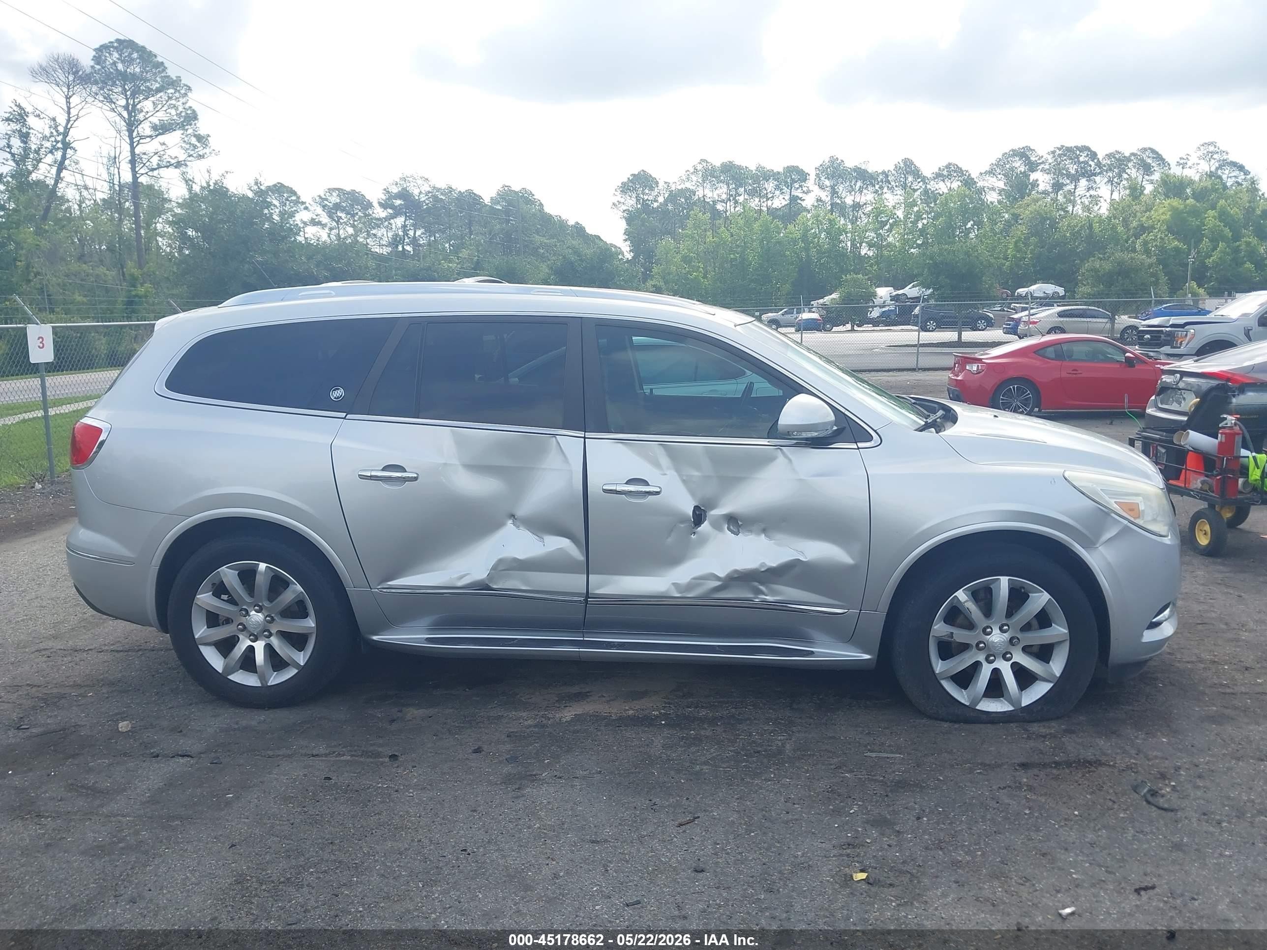 2015 Buick Enclave Premium Серебряный vin: 5GAKRCKD8FJ309381