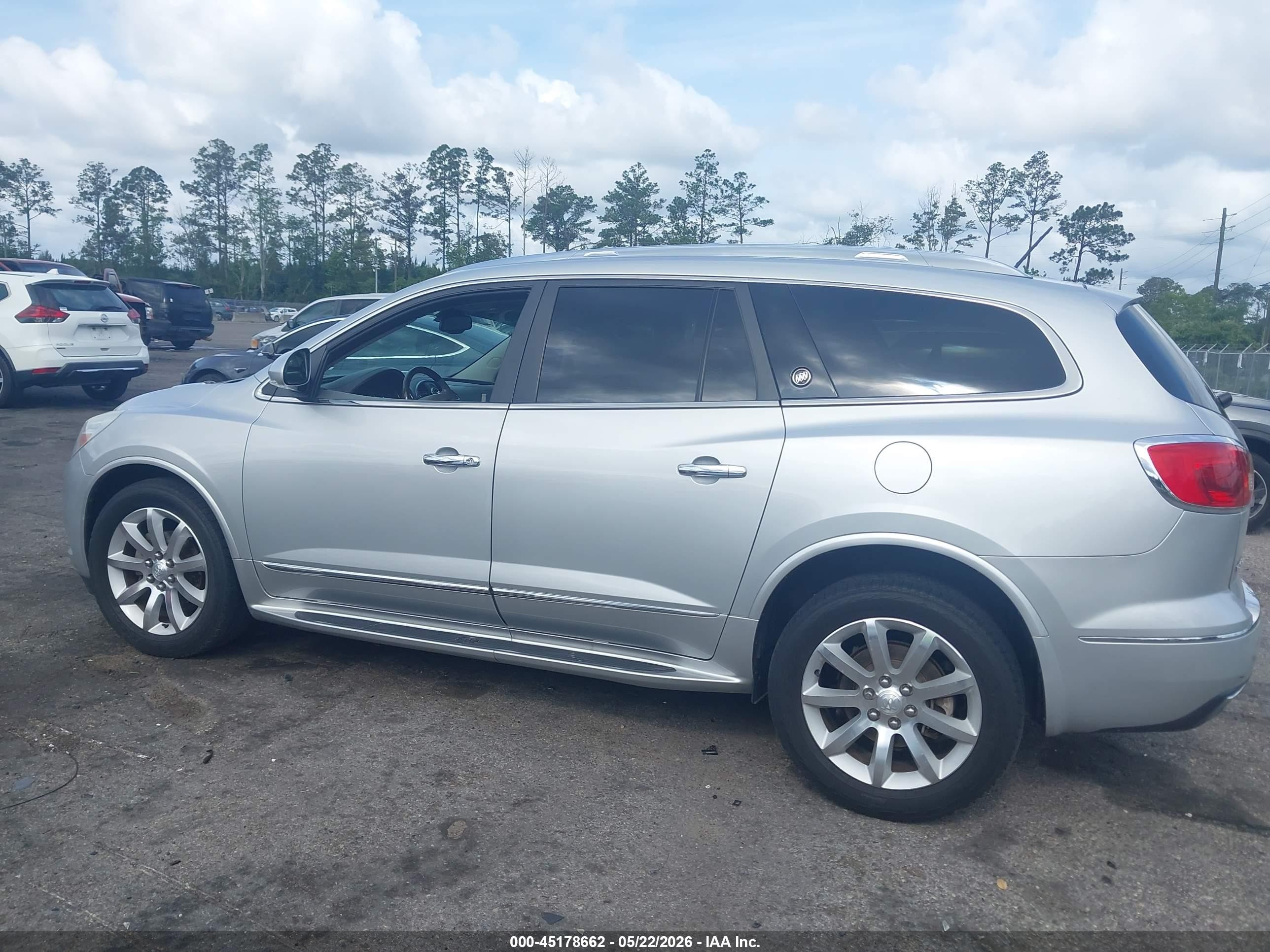 2015 Buick Enclave Premium Серебряный vin: 5GAKRCKD8FJ309381