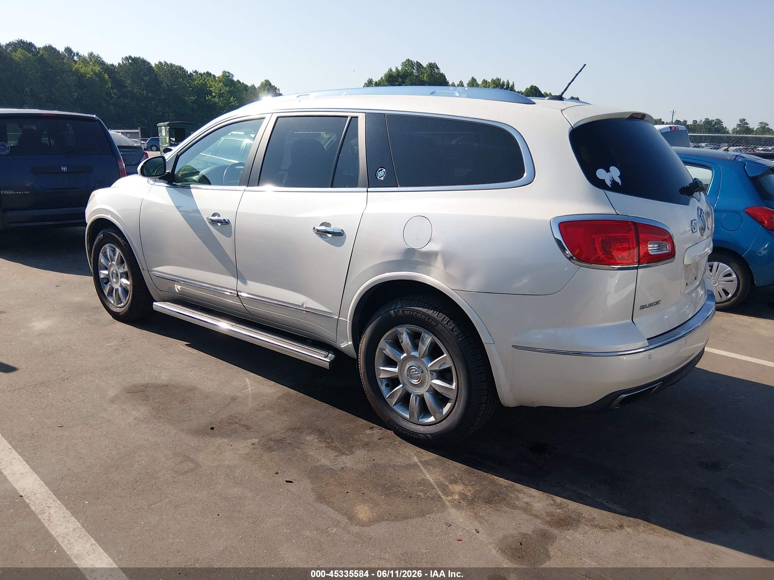 2015 Buick Enclave Premium White vin: 5GAKRCKD9FJ146952