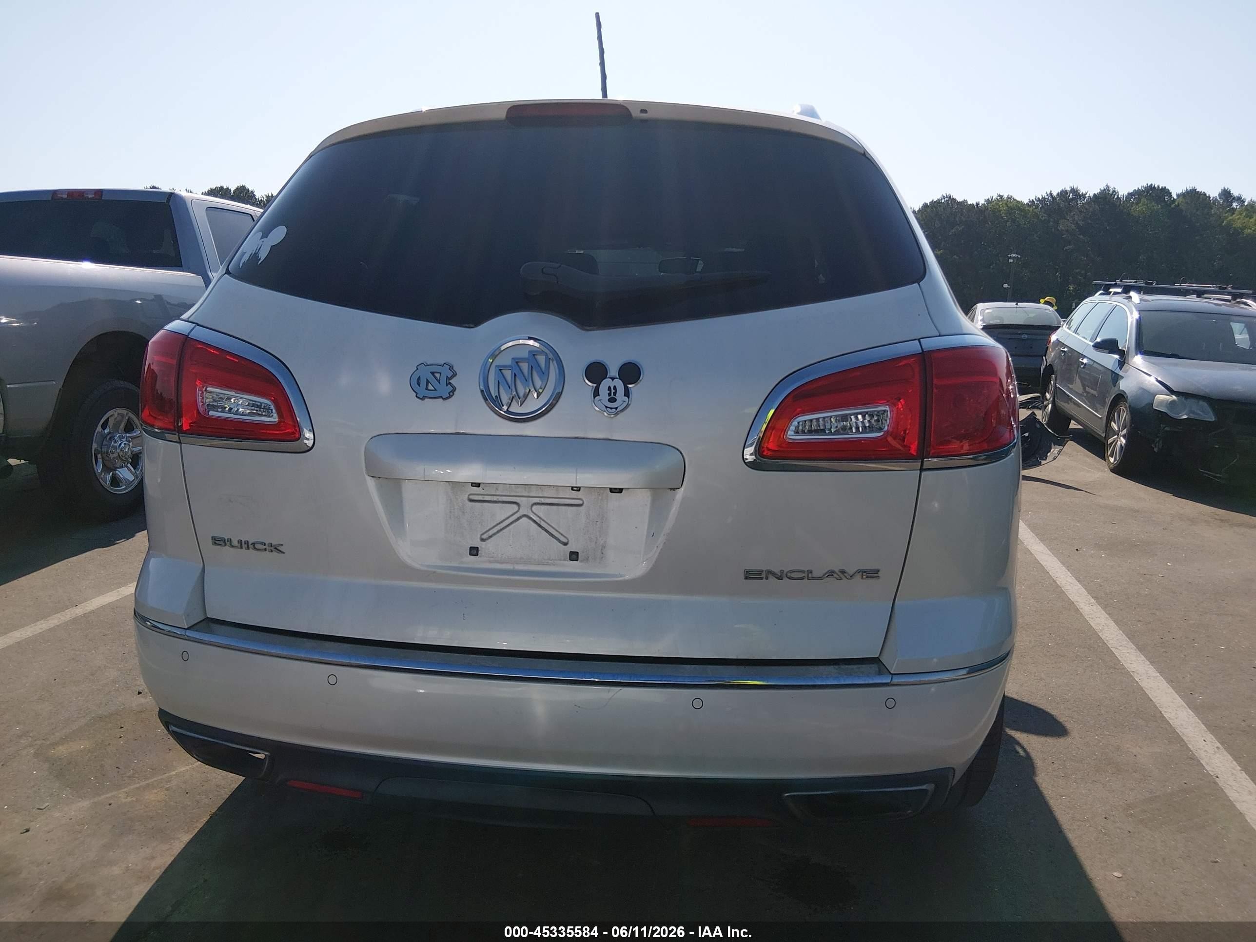 2015 Buick Enclave Premium White vin: 5GAKRCKD9FJ146952