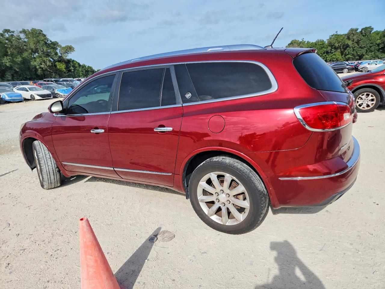 2015 Buick Enclave Red vin: 5GAKRCKD9FJ314895