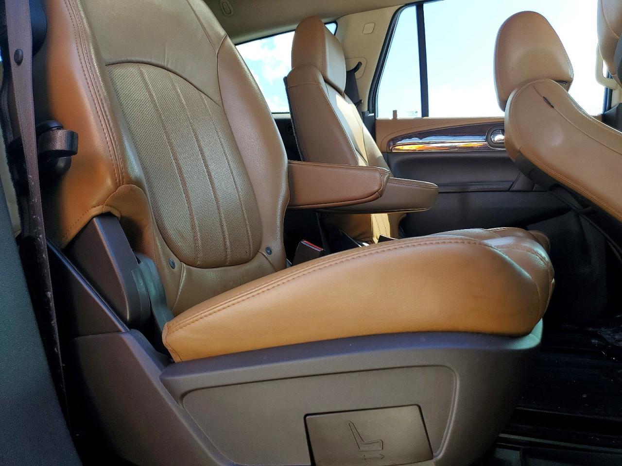 2015 Buick Enclave Gold vin: 5GAKRCKD9FJ356578