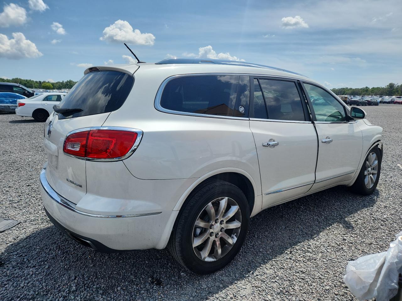 2014 Buick Enclave White vin: 5GAKRCKDXEJ286667
