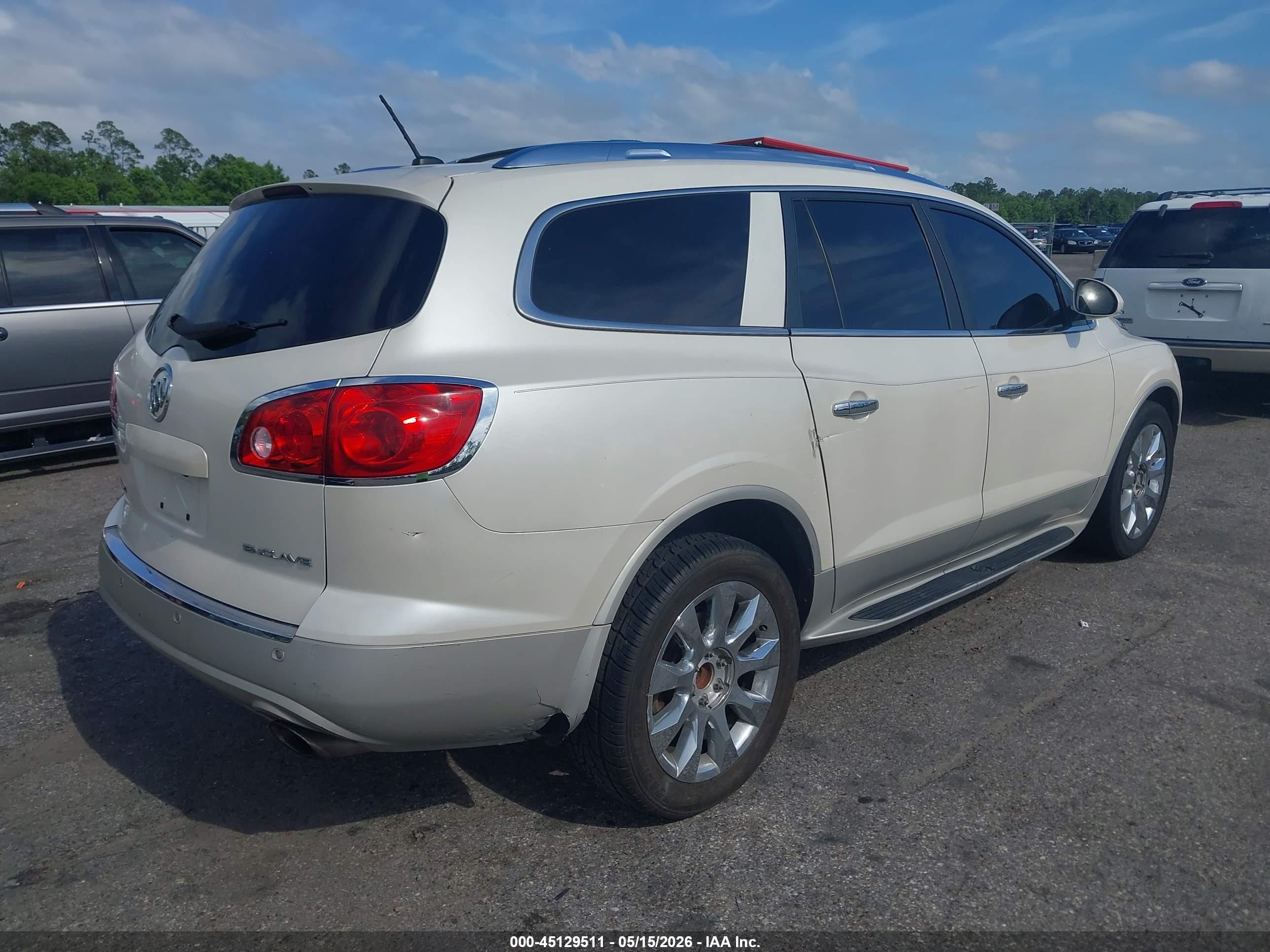 2012 Buick Enclave Premium Белый vin: 5GAKRDED2CJ279131