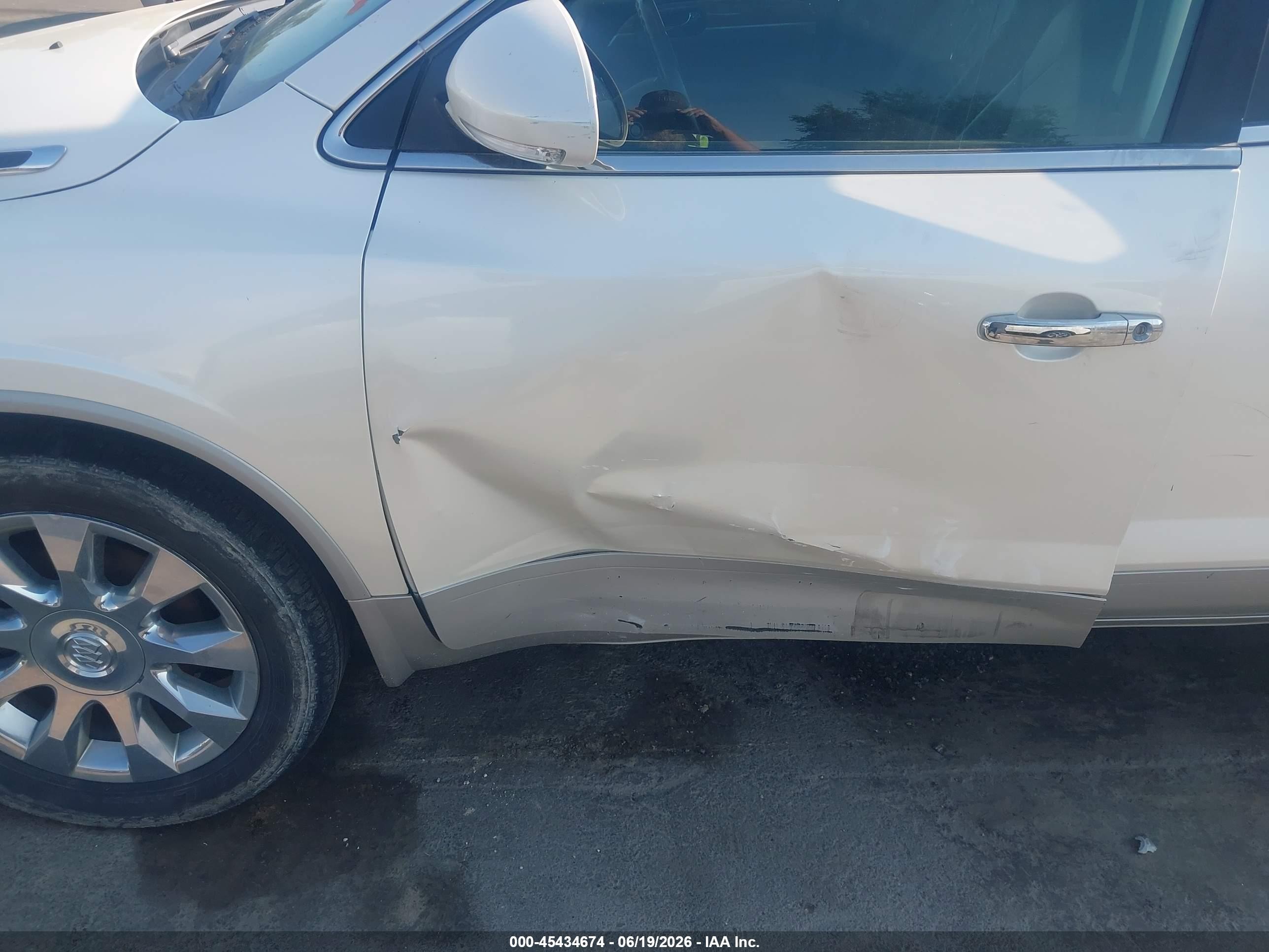 2012 Buick Enclave Premium White vin: 5GAKRDED4CJ256580