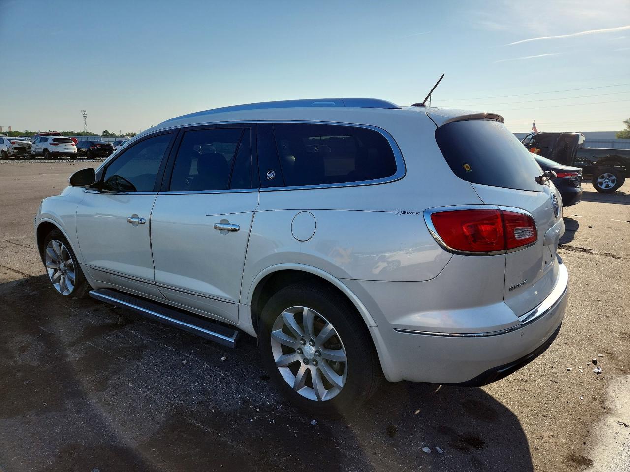 2013 Buick Enclave White vin: 5GAKRDKD2DJ267650