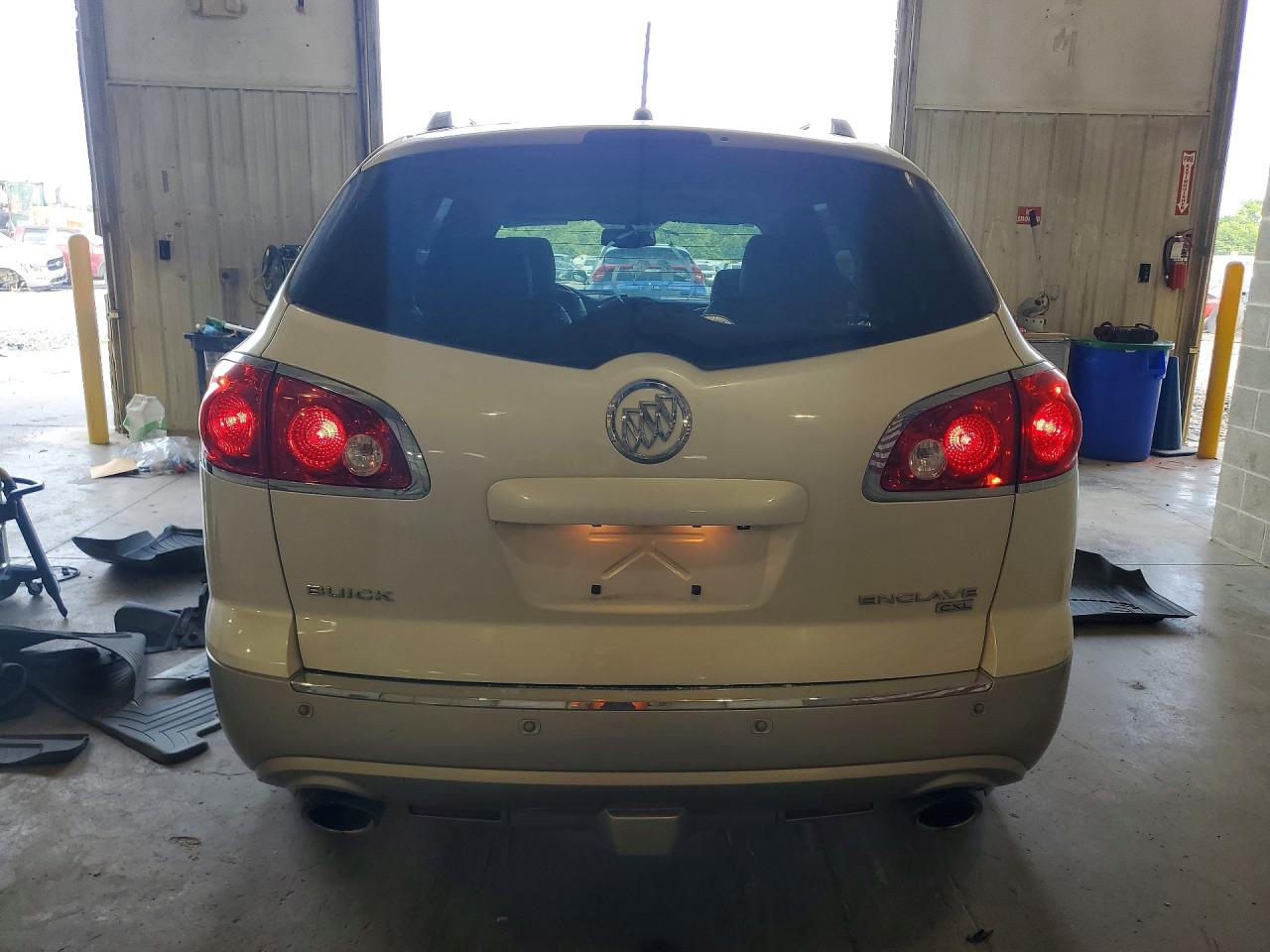 2011 Buick Enclave Cxl White vin: 5GAKVBED2BJ385089