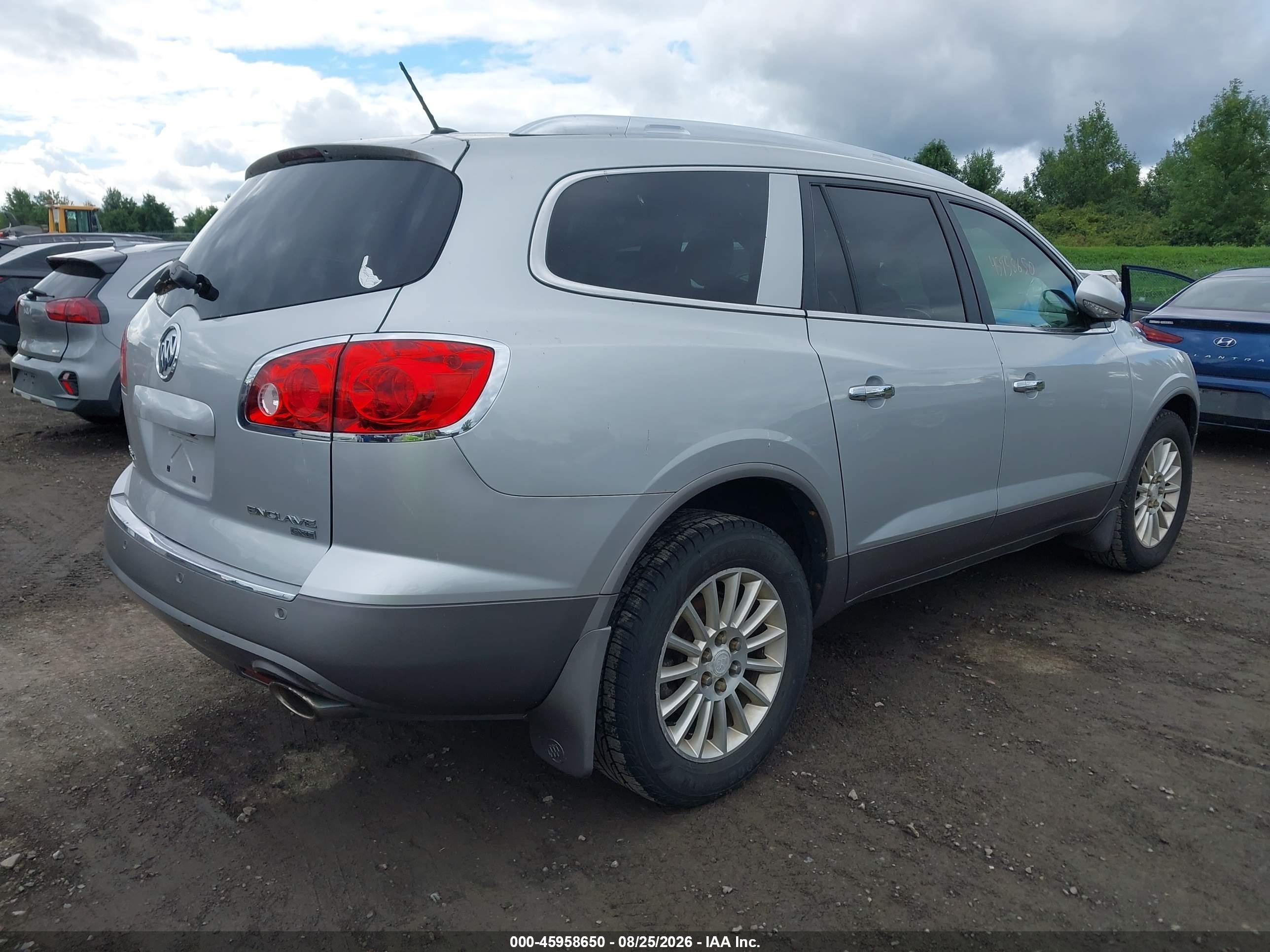 2011 Buick Enclave 1xl Silver vin: 5GAKVBED9BJ385638