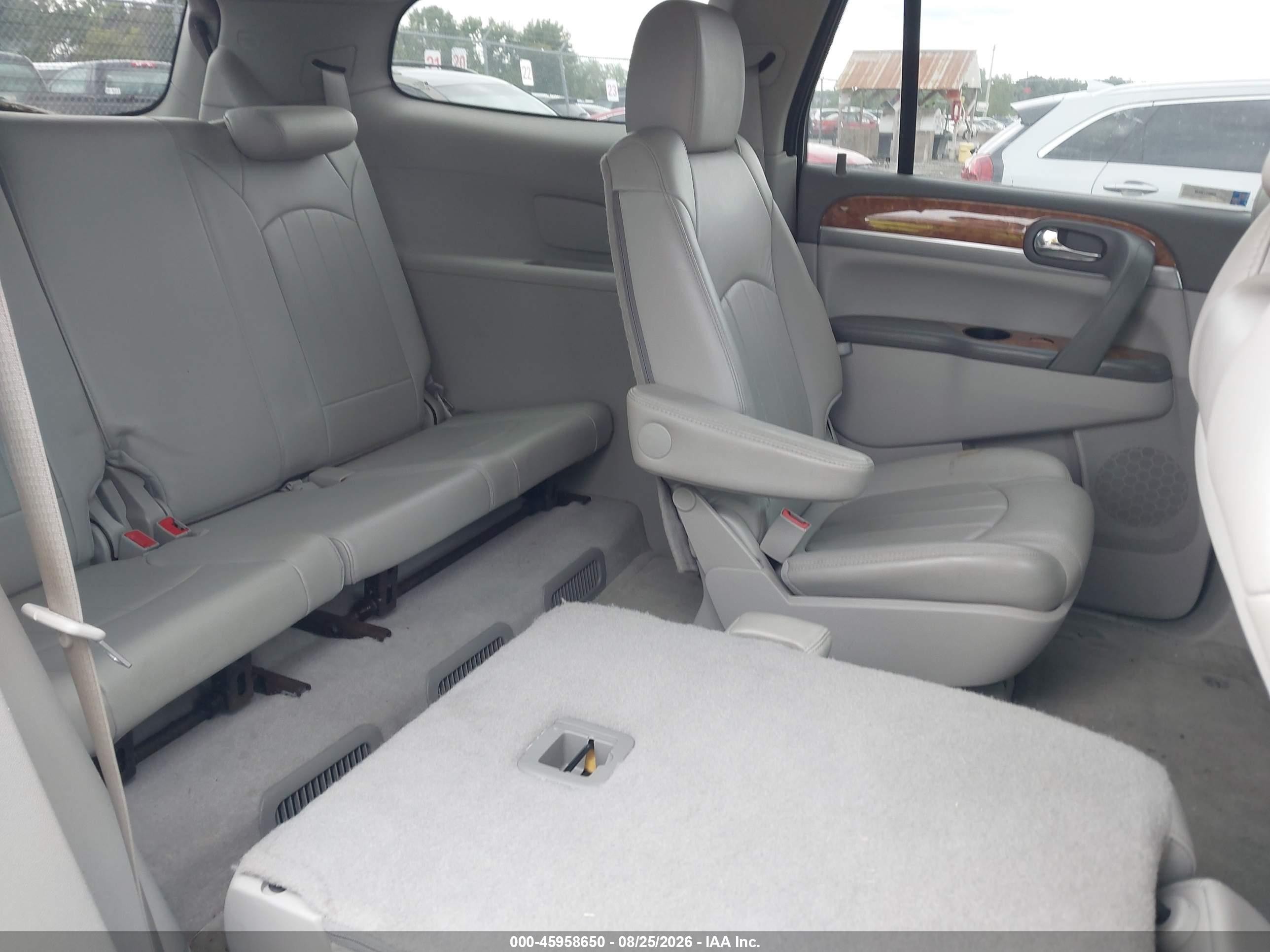 2011 Buick Enclave 1xl Silver vin: 5GAKVBED9BJ385638