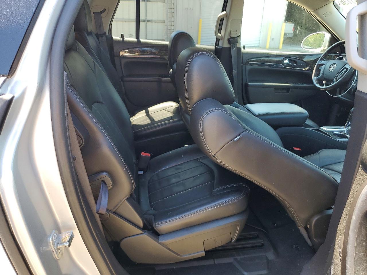 2014 Buick Enclave Silver vin: 5GAKVBKD1EJ305225
