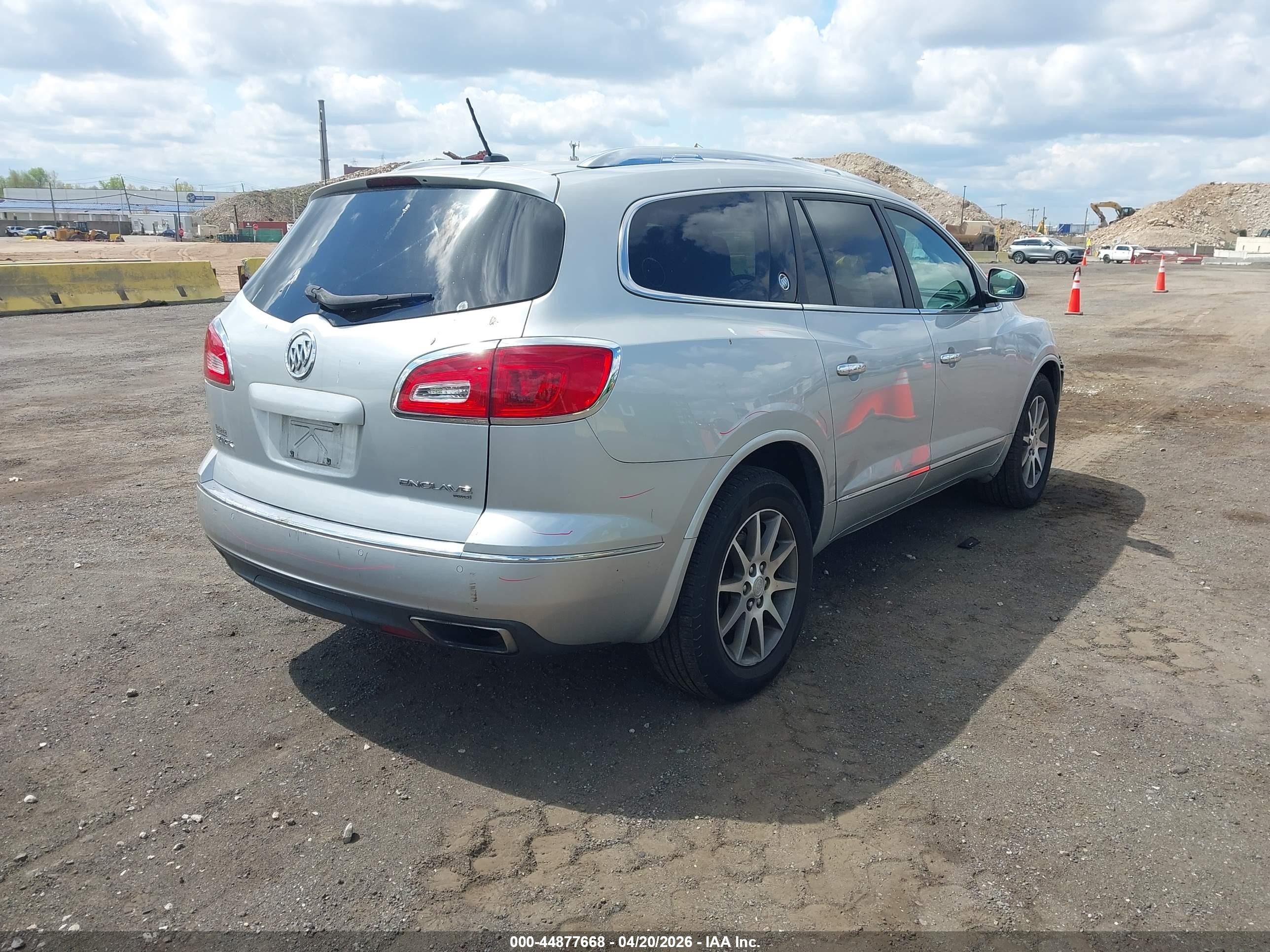 2014 Buick Enclave Leather Silver vin: 5GAKVBKD2EJ208065