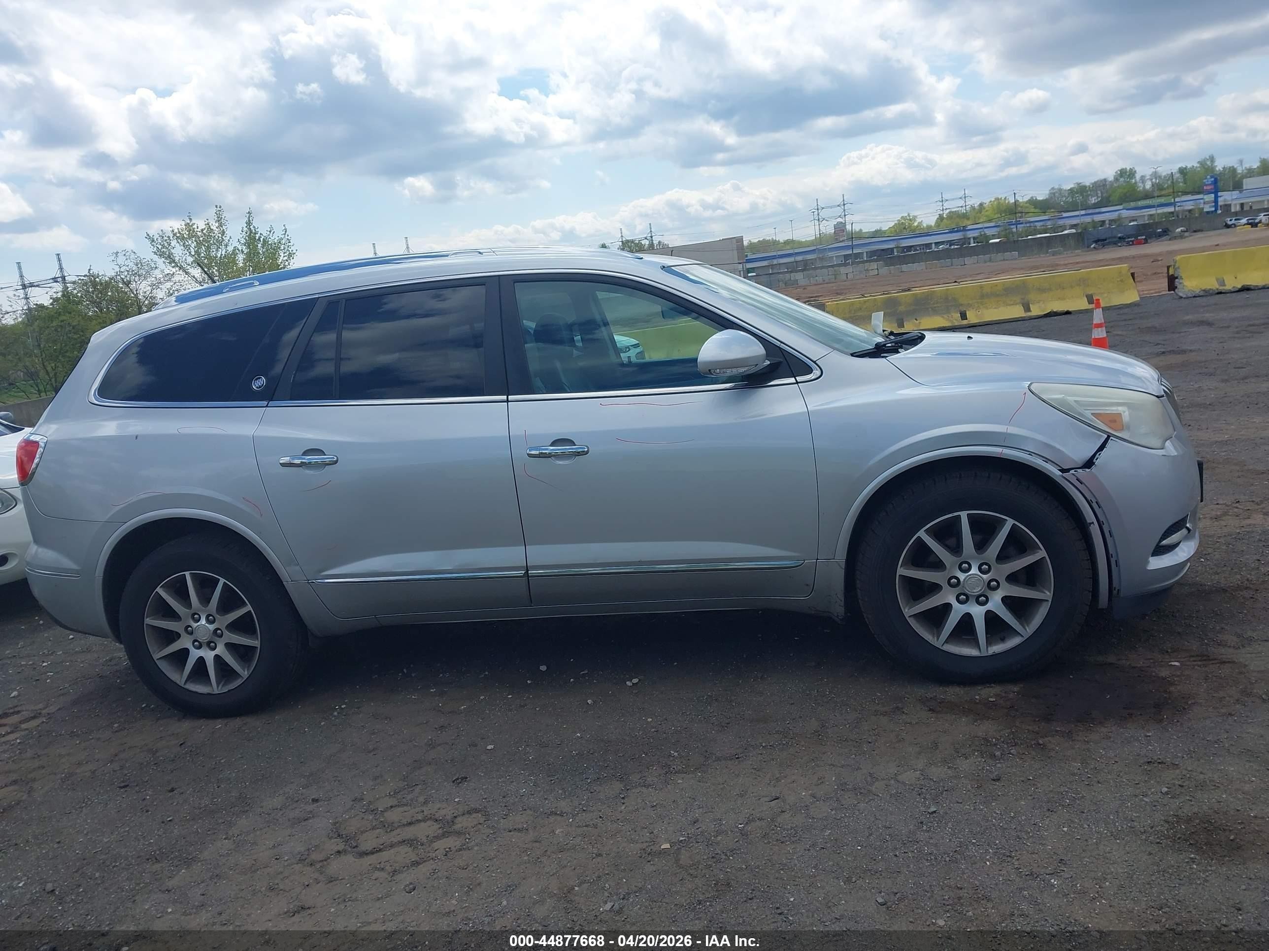 2014 Buick Enclave Leather Silver vin: 5GAKVBKD2EJ208065