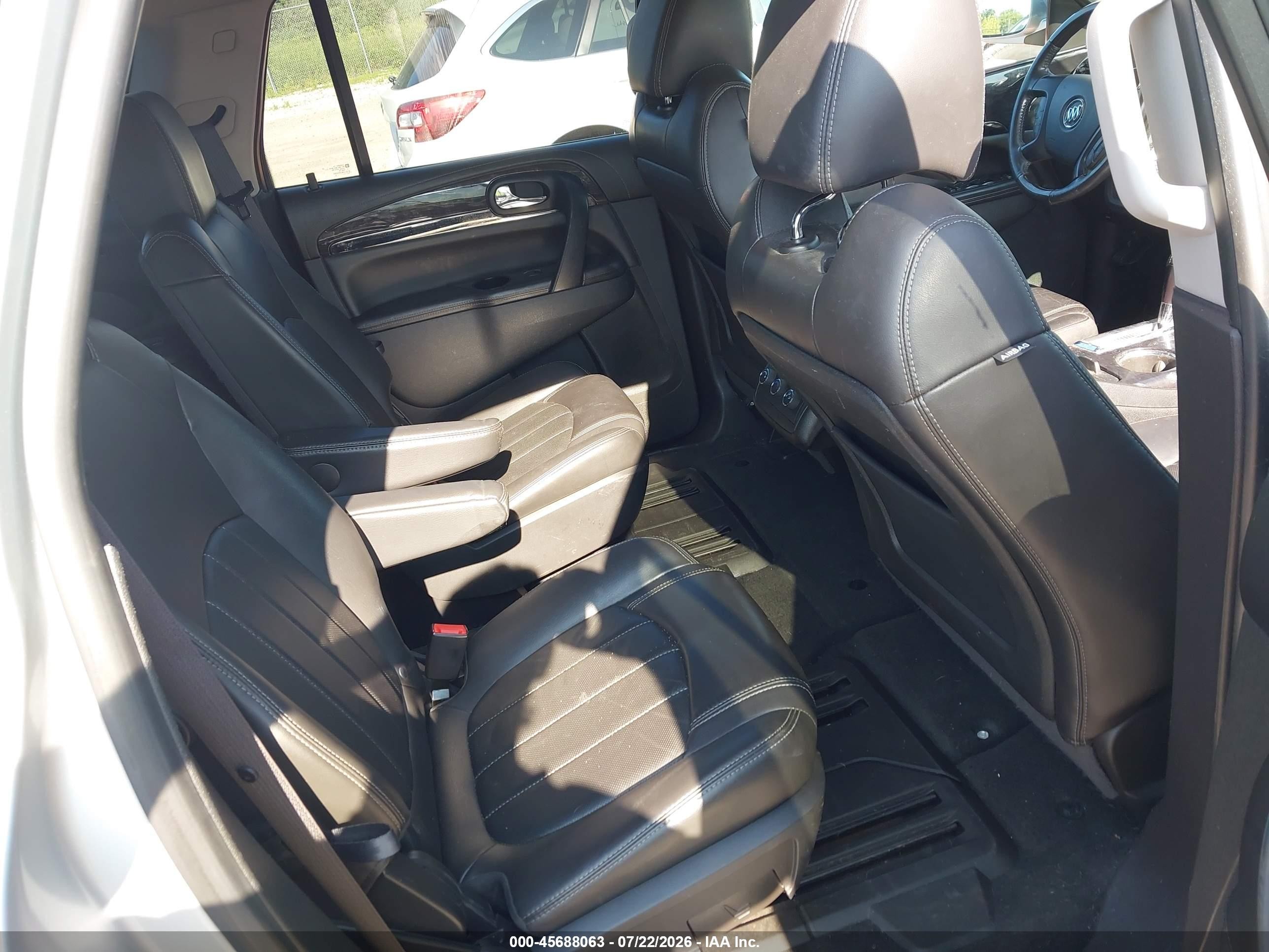 2015 Buick Enclave Leather Silver vin: 5GAKVBKD2FJ385121