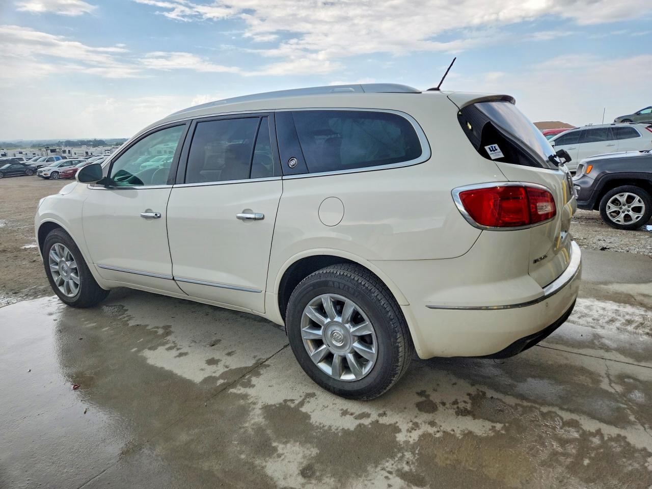2014 Buick Enclave White vin: 5GAKVBKD3EJ321832