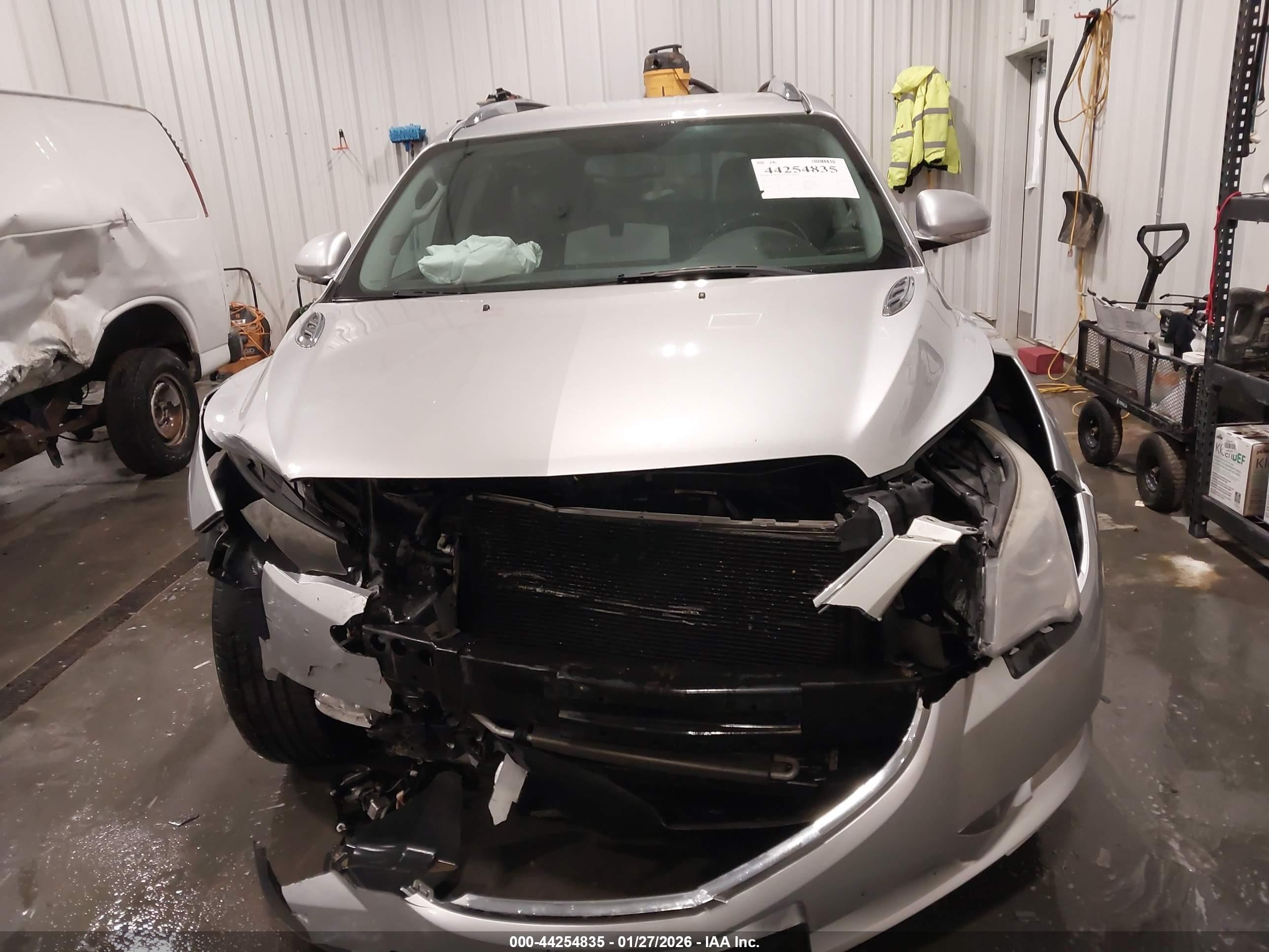2014 Buick Enclave Leather Silver vin: 5GAKVBKD3EJ323029
