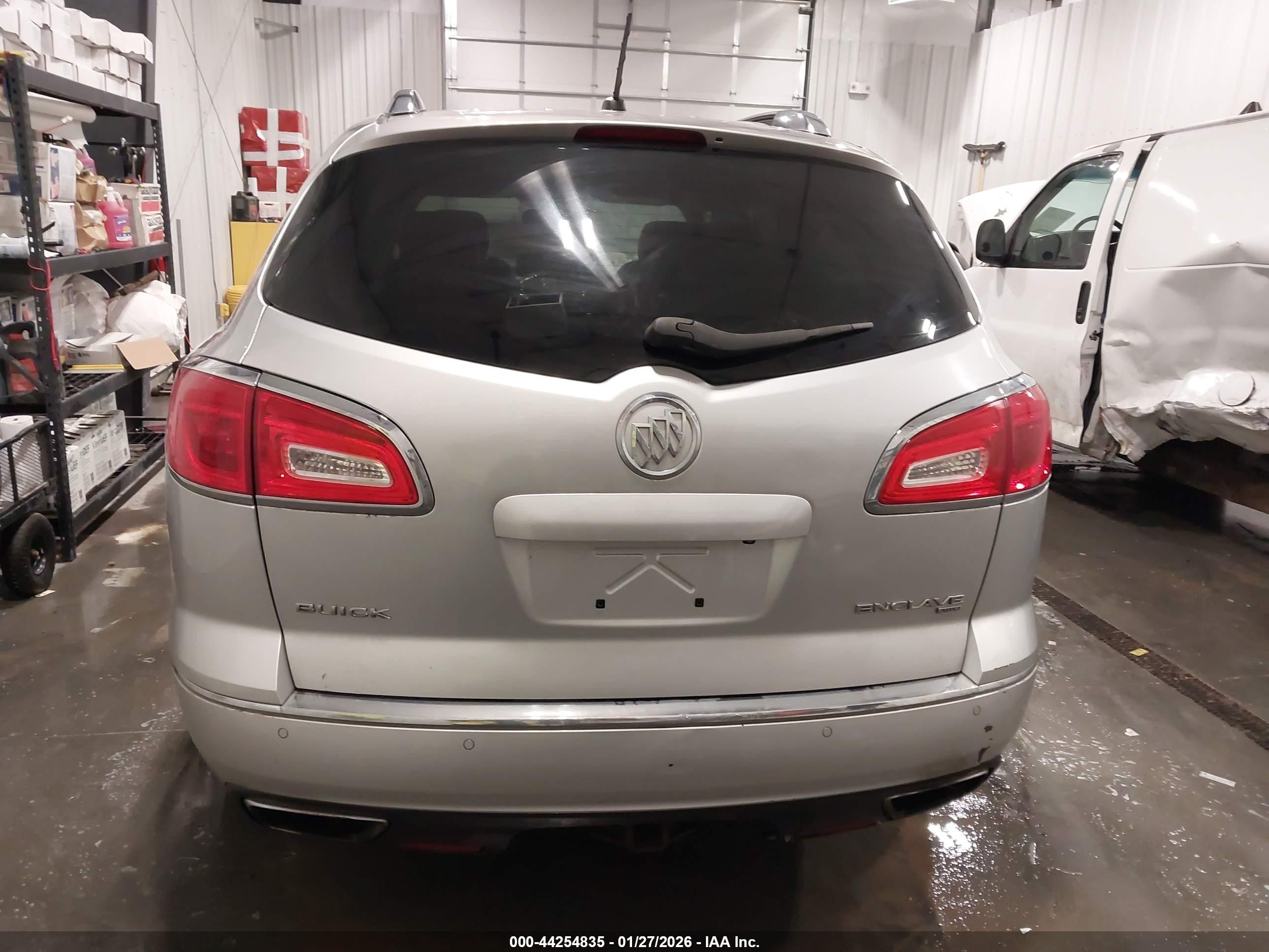 2014 Buick Enclave Leather Silver vin: 5GAKVBKD3EJ323029