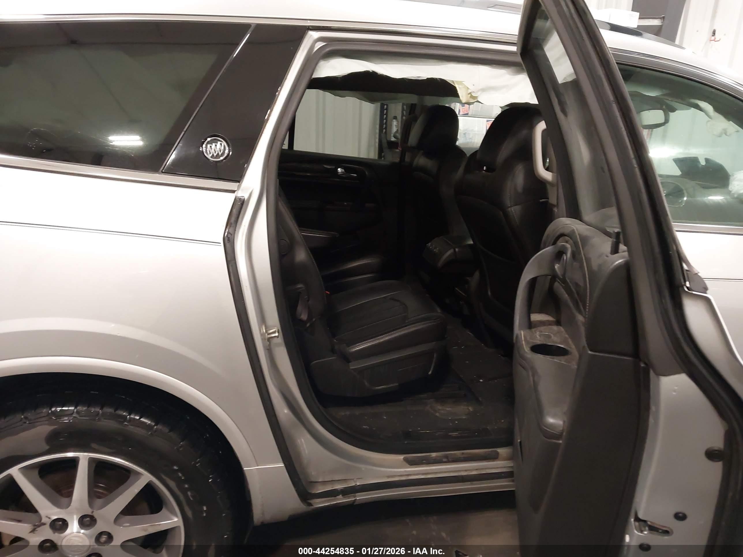 2014 Buick Enclave Leather Silver vin: 5GAKVBKD3EJ323029