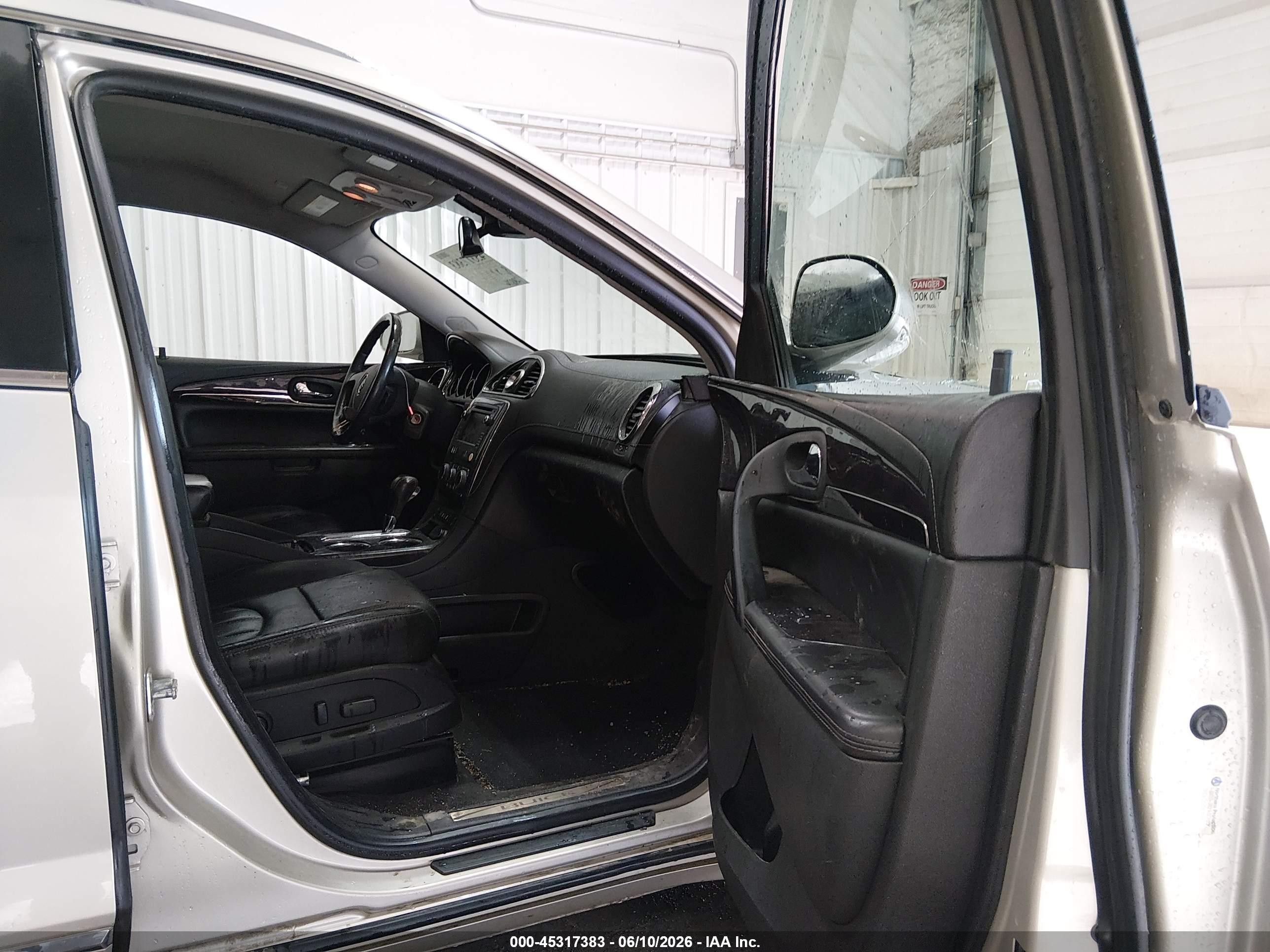 2015 Buick Enclave Leather Champagne vin: 5GAKVBKD3FJ221652