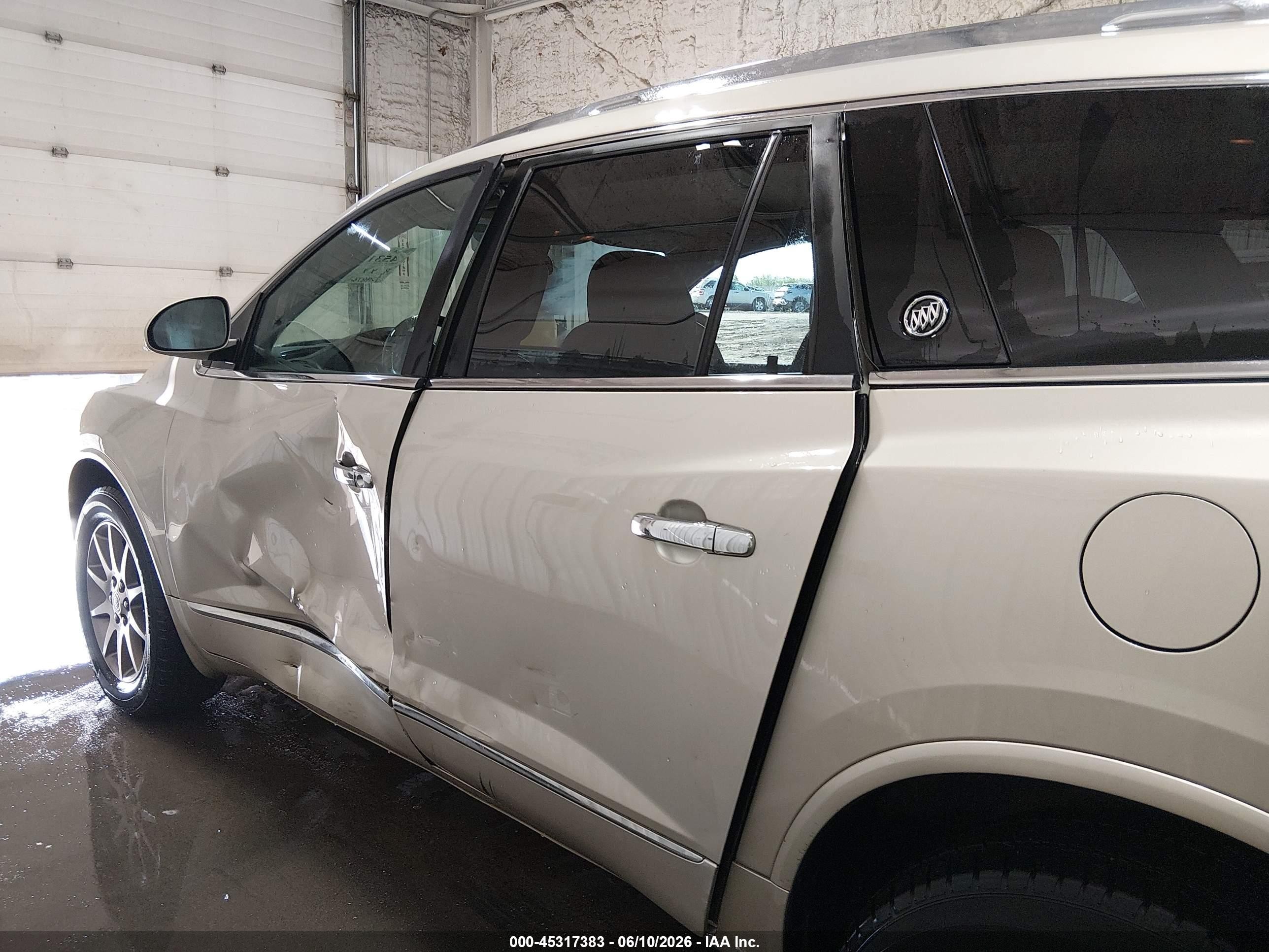 2015 Buick Enclave Leather Champagne vin: 5GAKVBKD3FJ221652