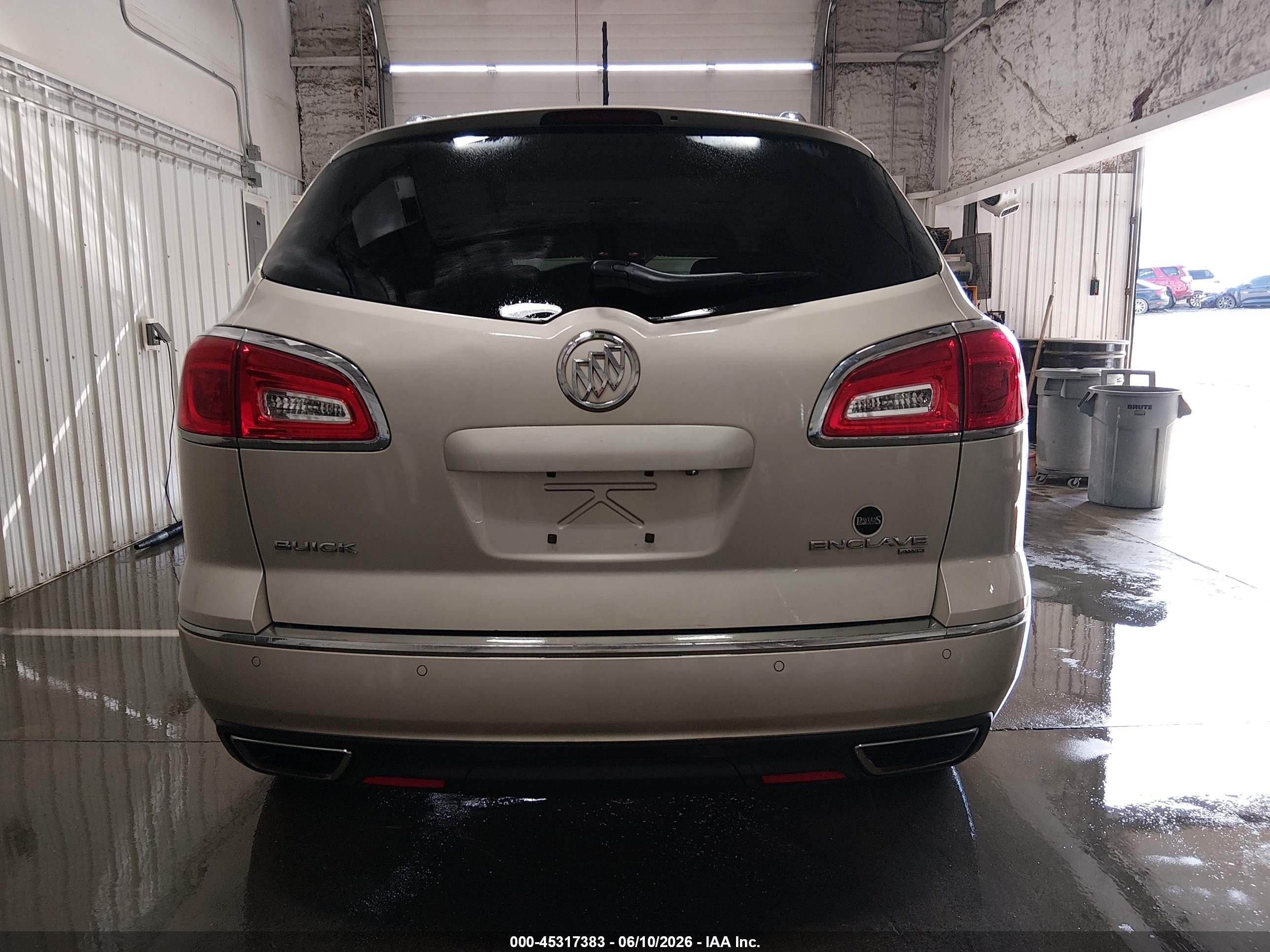 2015 Buick Enclave Leather Champagne vin: 5GAKVBKD3FJ221652