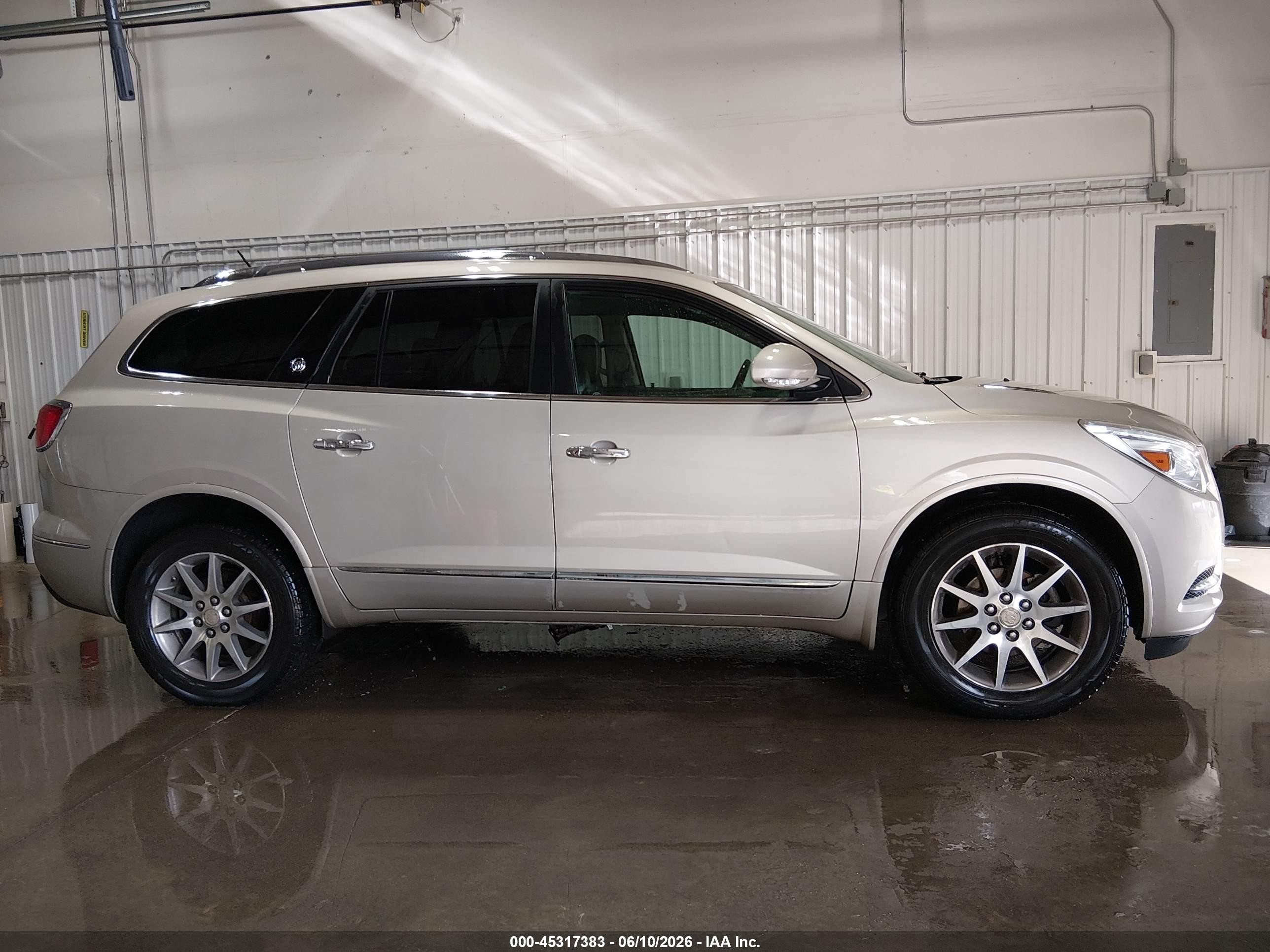 2015 Buick Enclave Leather Champagne vin: 5GAKVBKD3FJ221652