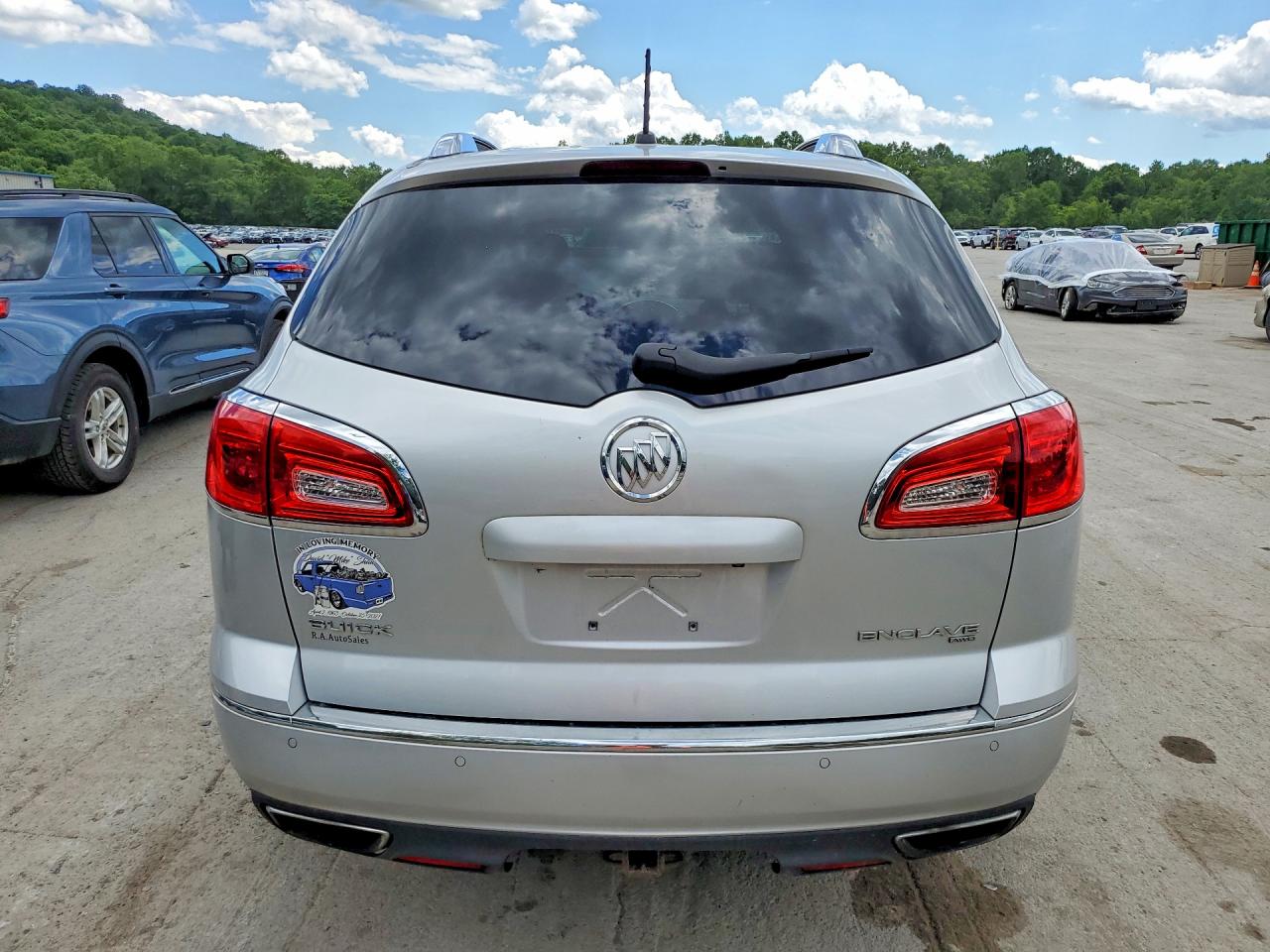 2014 Buick Enclave Silver vin: 5GAKVBKD5EJ378064