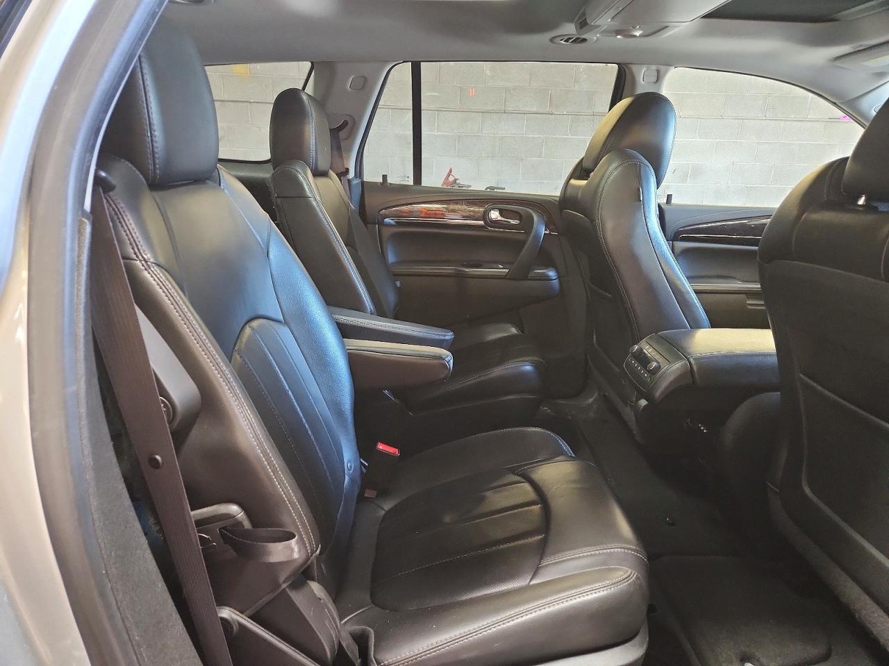 2015 Buick Enclave Серебряный vin: 5GAKVBKD5FJ318190