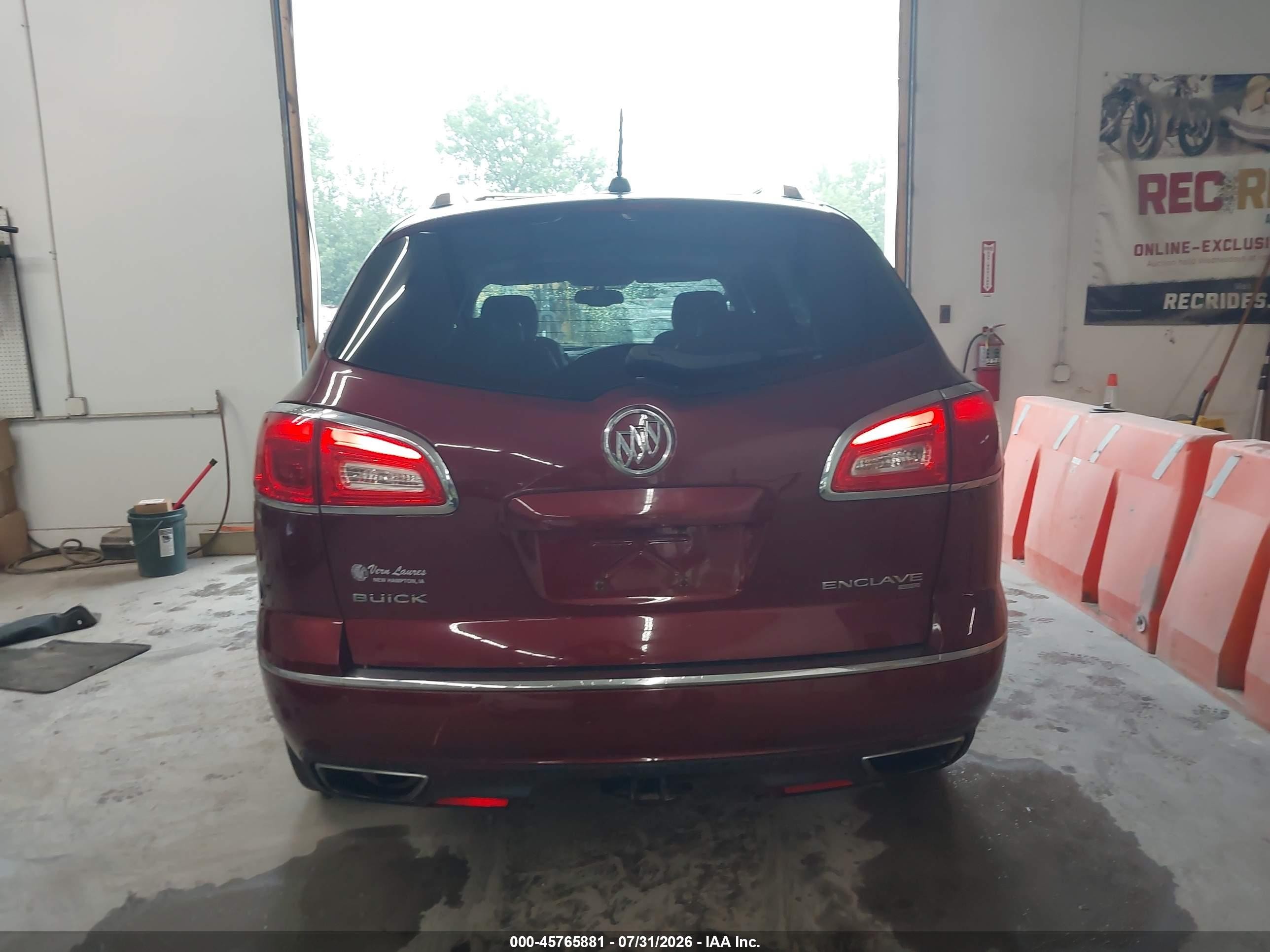 2016 Buick Enclave Leather Maroon vin: 5GAKVBKD5GJ302332