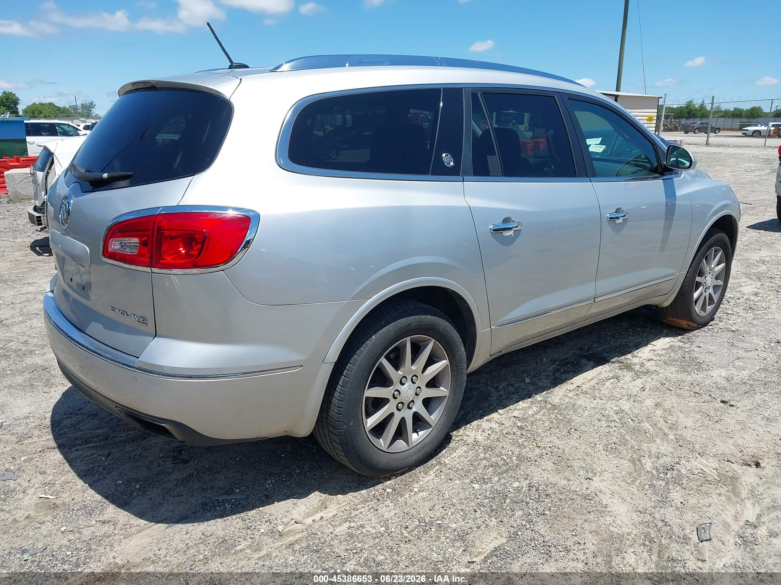 2014 Buick Enclave Leather Silver vin: 5GAKVBKD6EJ137128
