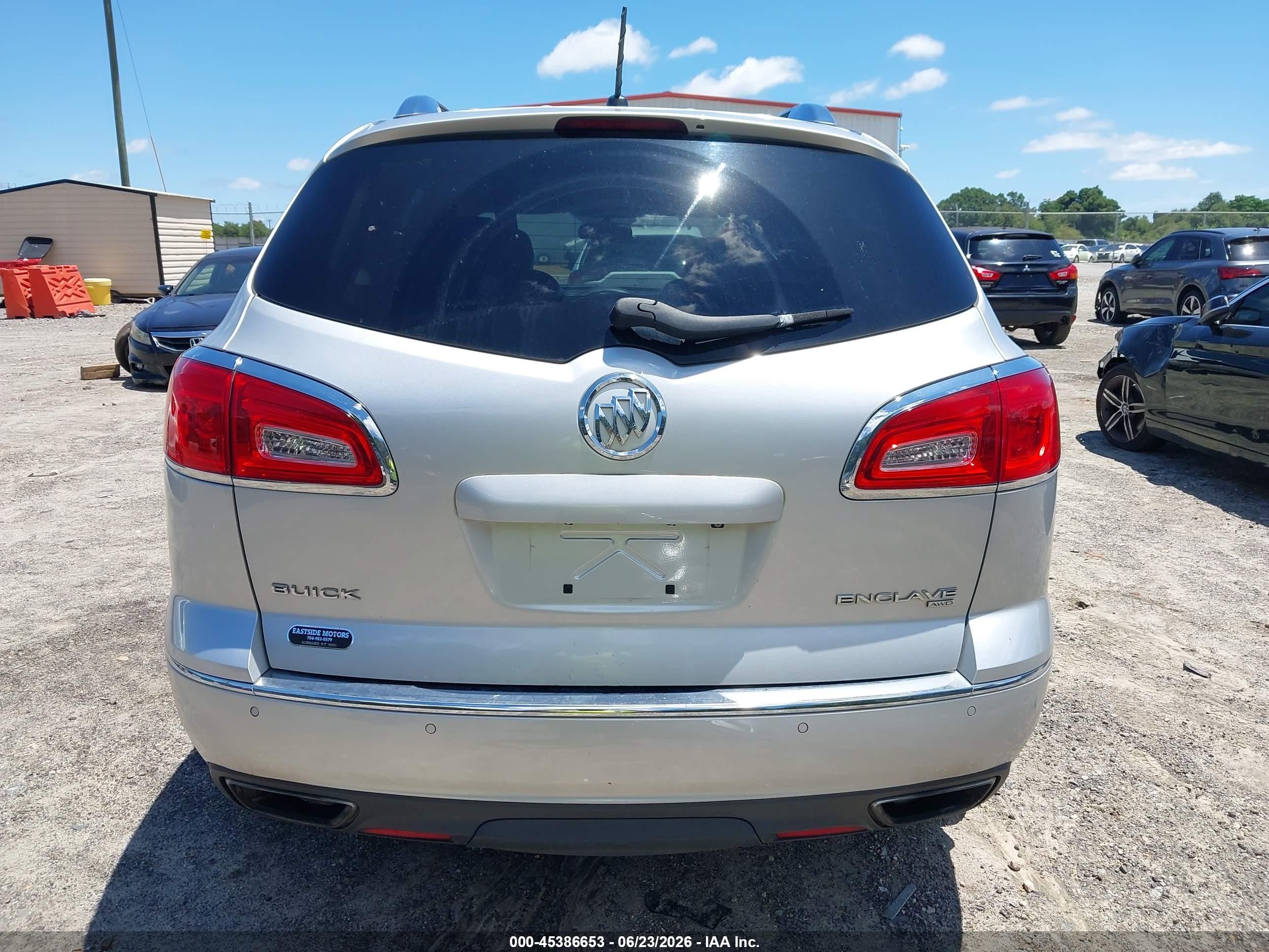 2014 Buick Enclave Leather Silver vin: 5GAKVBKD6EJ137128