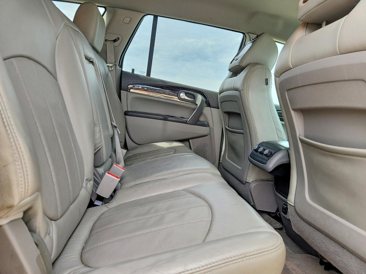 2014 Buick Enclave Silver vin: 5GAKVBKD6EJ167441