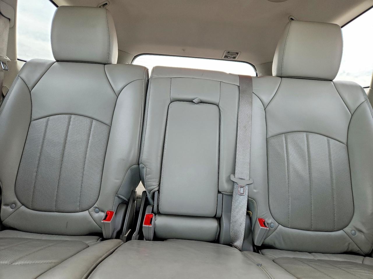 2014 Buick Enclave Silver vin: 5GAKVBKD6EJ167441