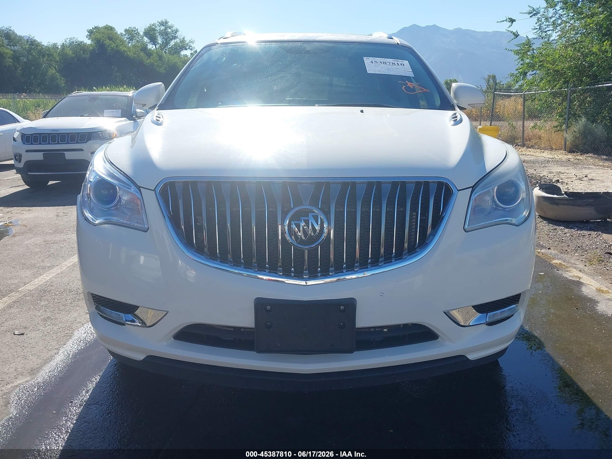 2014 Buick Enclave Leather Белый vin: 5GAKVBKD8EJ361744