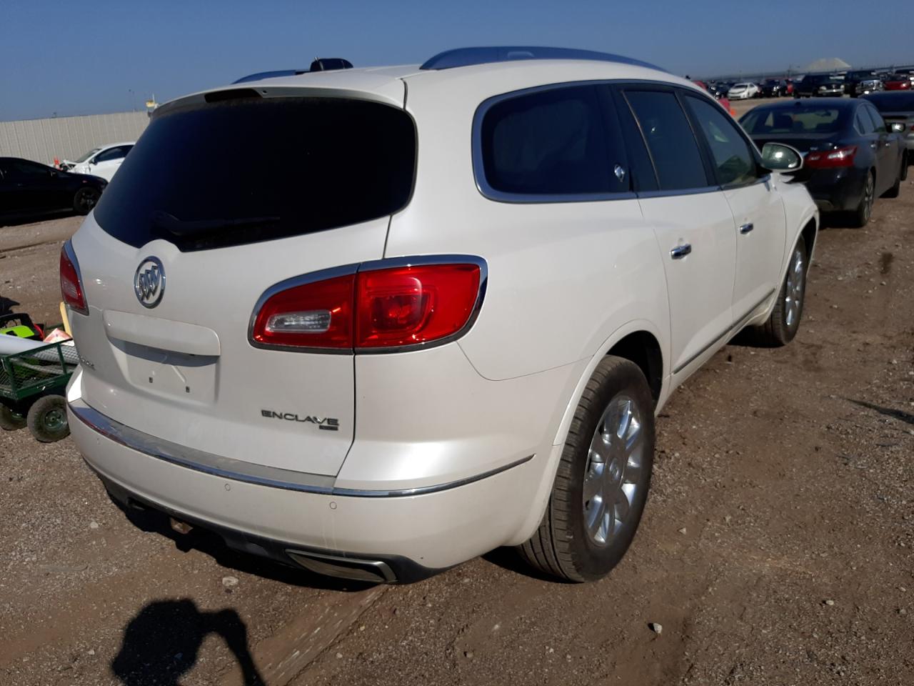 2017 Buick Enclave  White vin: 5GAKVBKD8HJ321524