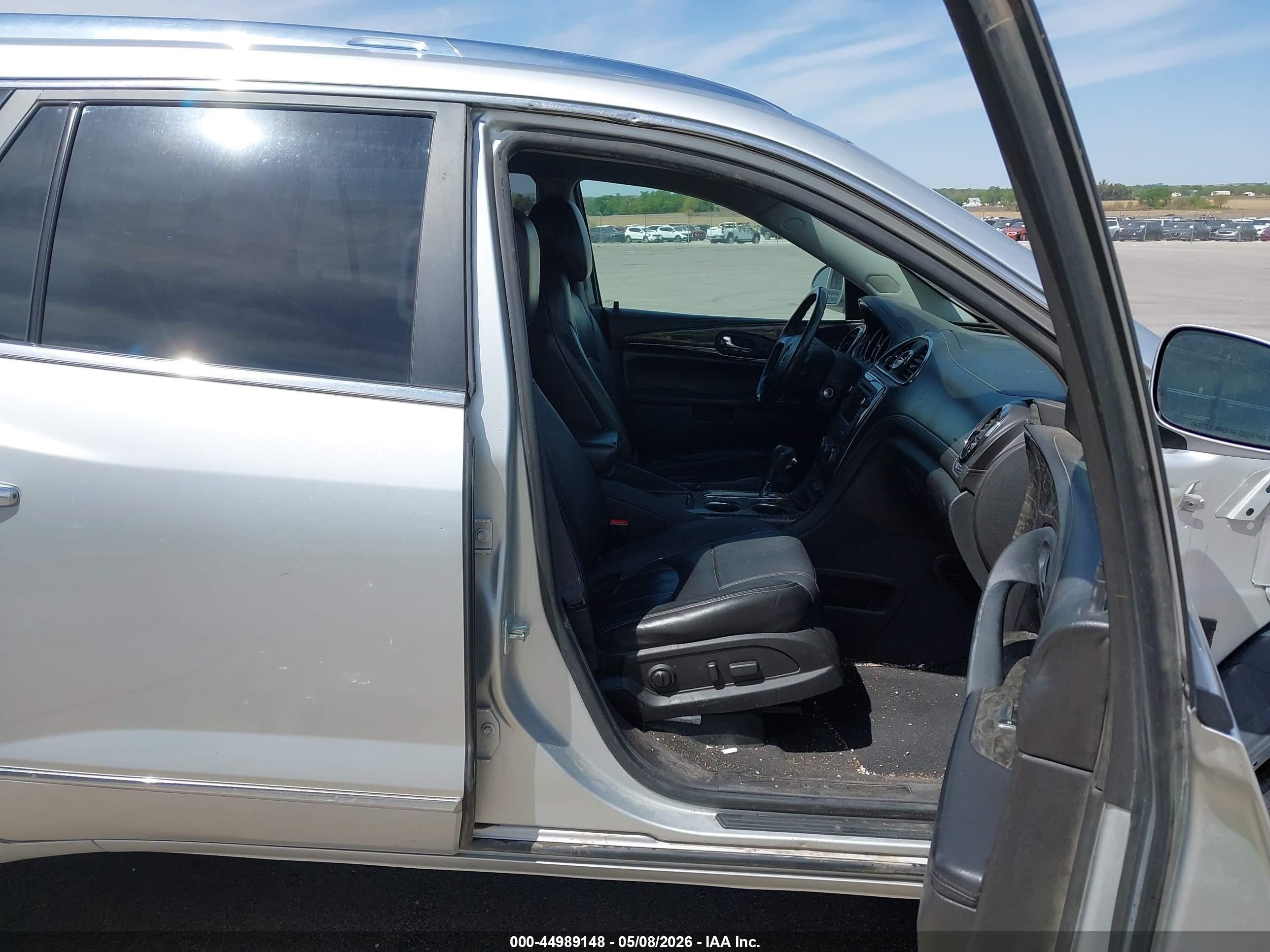 2014 Buick Enclave Leather Silver vin: 5GAKVBKD9EJ113986