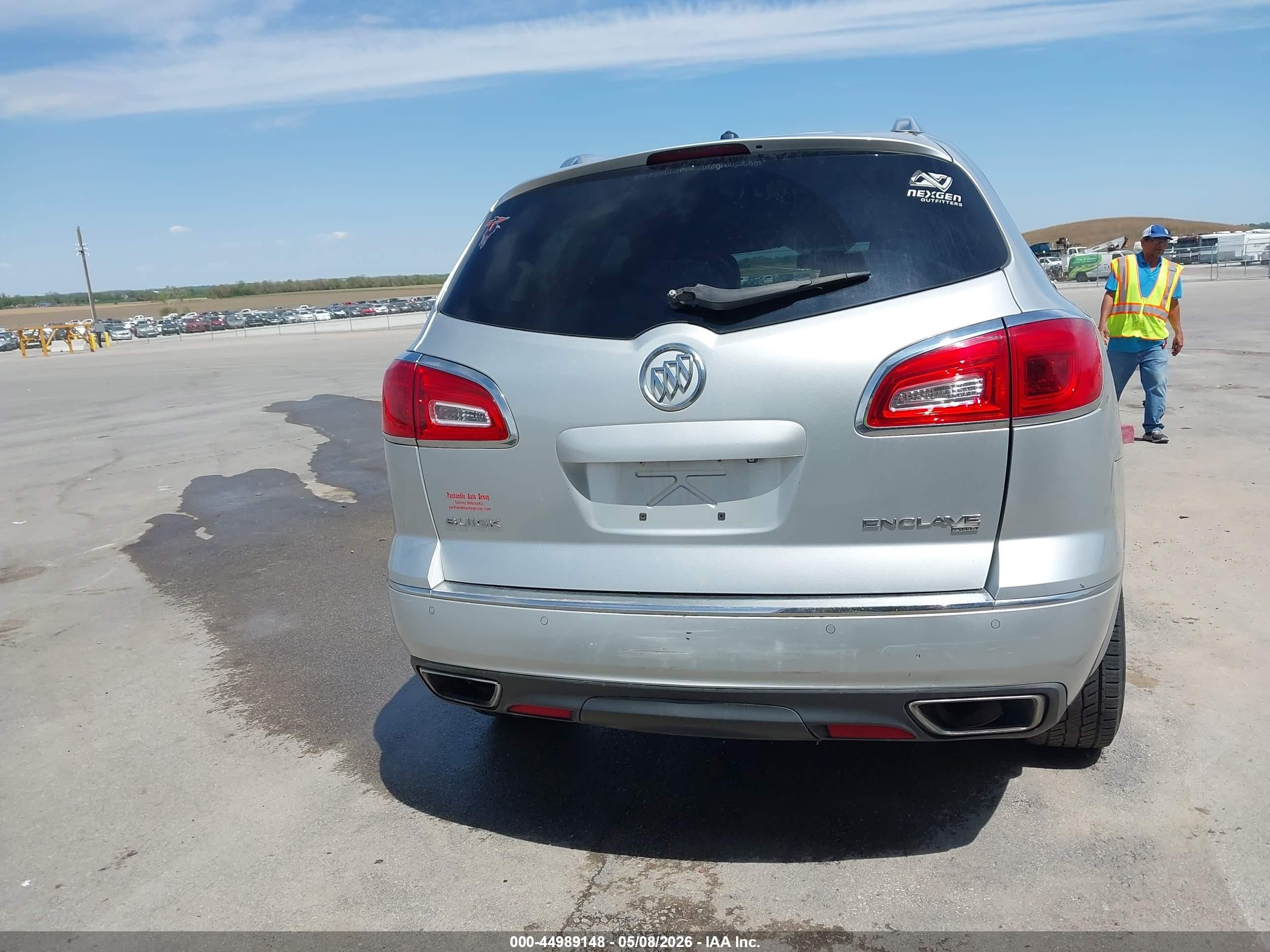 2014 Buick Enclave Leather Silver vin: 5GAKVBKD9EJ113986