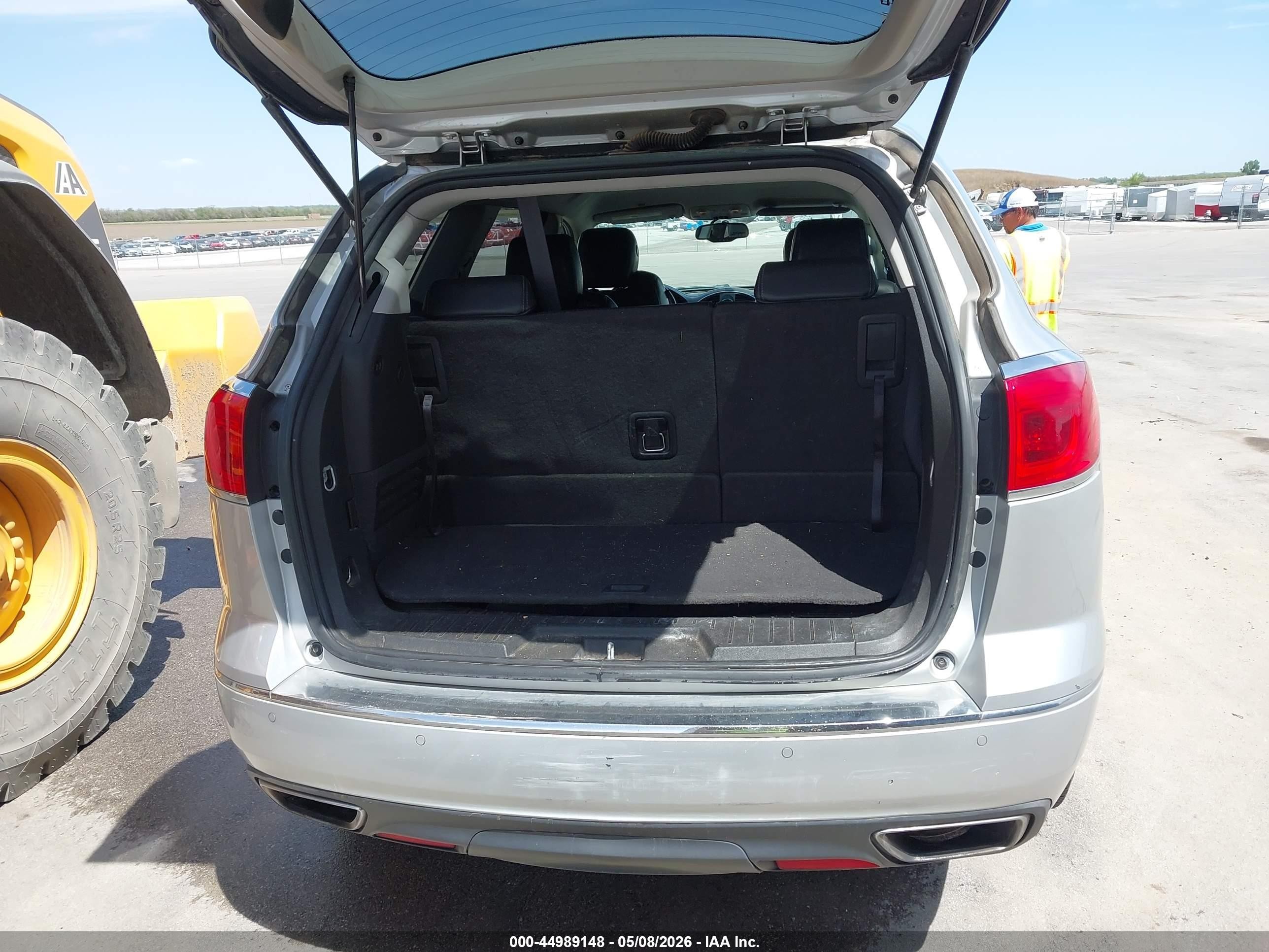 2014 Buick Enclave Leather Silver vin: 5GAKVBKD9EJ113986