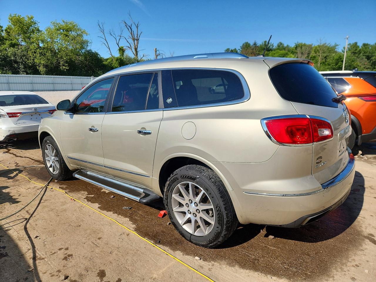 2014 Buick Enclave Beige vin: 5GAKVBKD9EJ268490