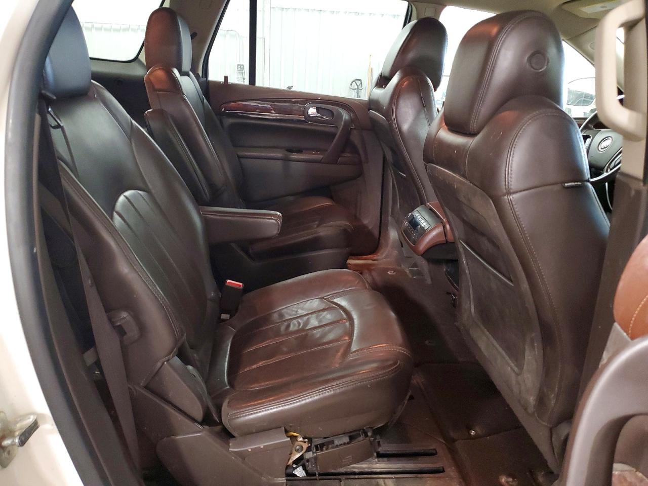 2014 Buick Enclave Cream vin: 5GAKVBKDXEJ221601