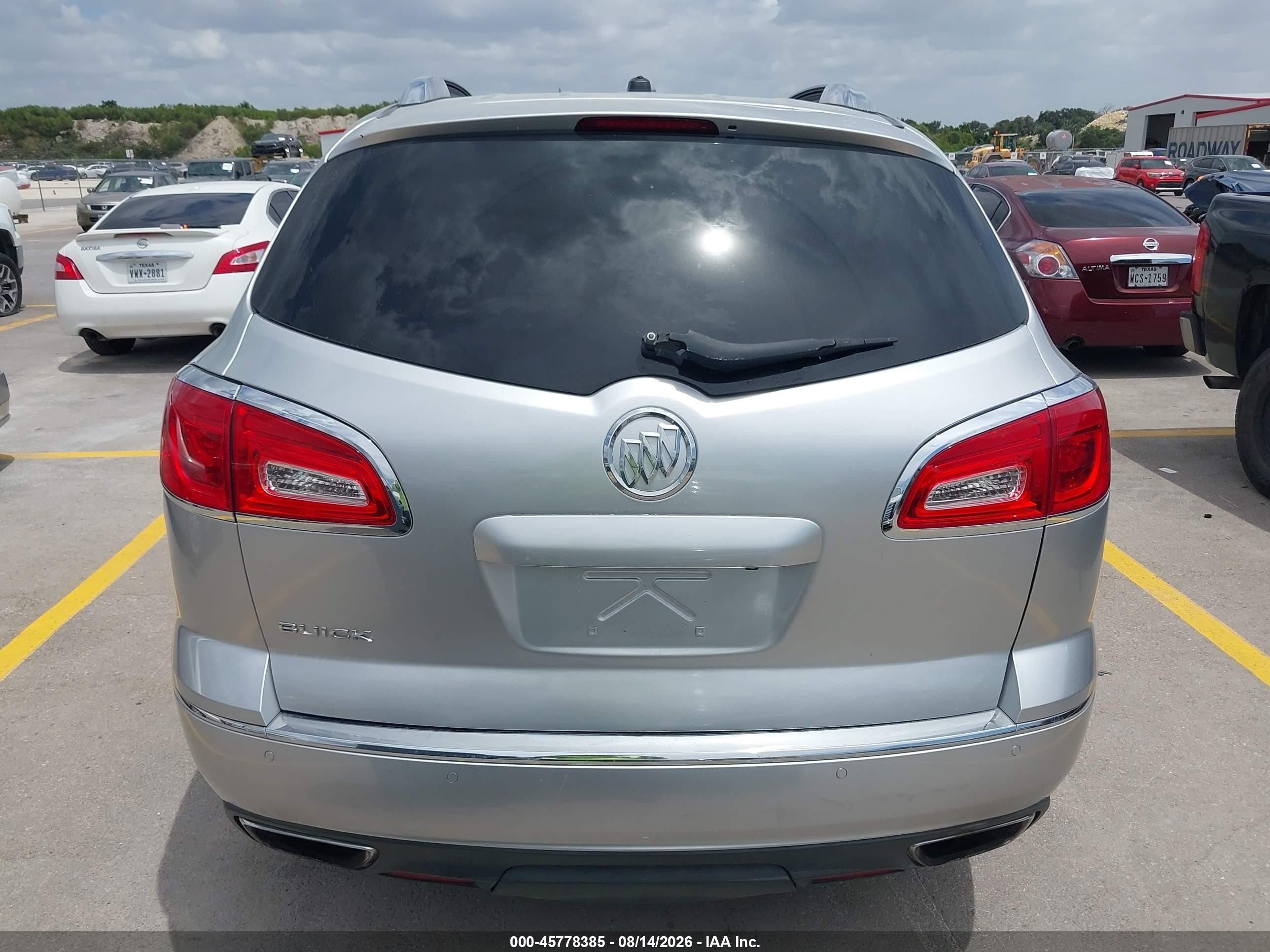 2014 Buick Enclave Leather Silver vin: 5GAKVBKDXEJ367397