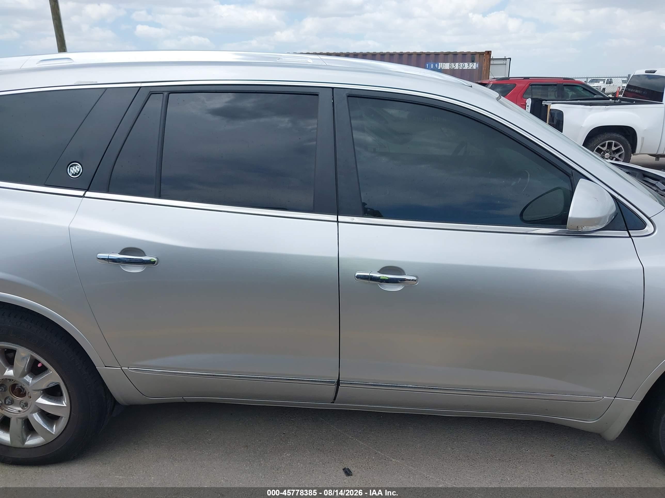 2014 Buick Enclave Leather Silver vin: 5GAKVBKDXEJ367397