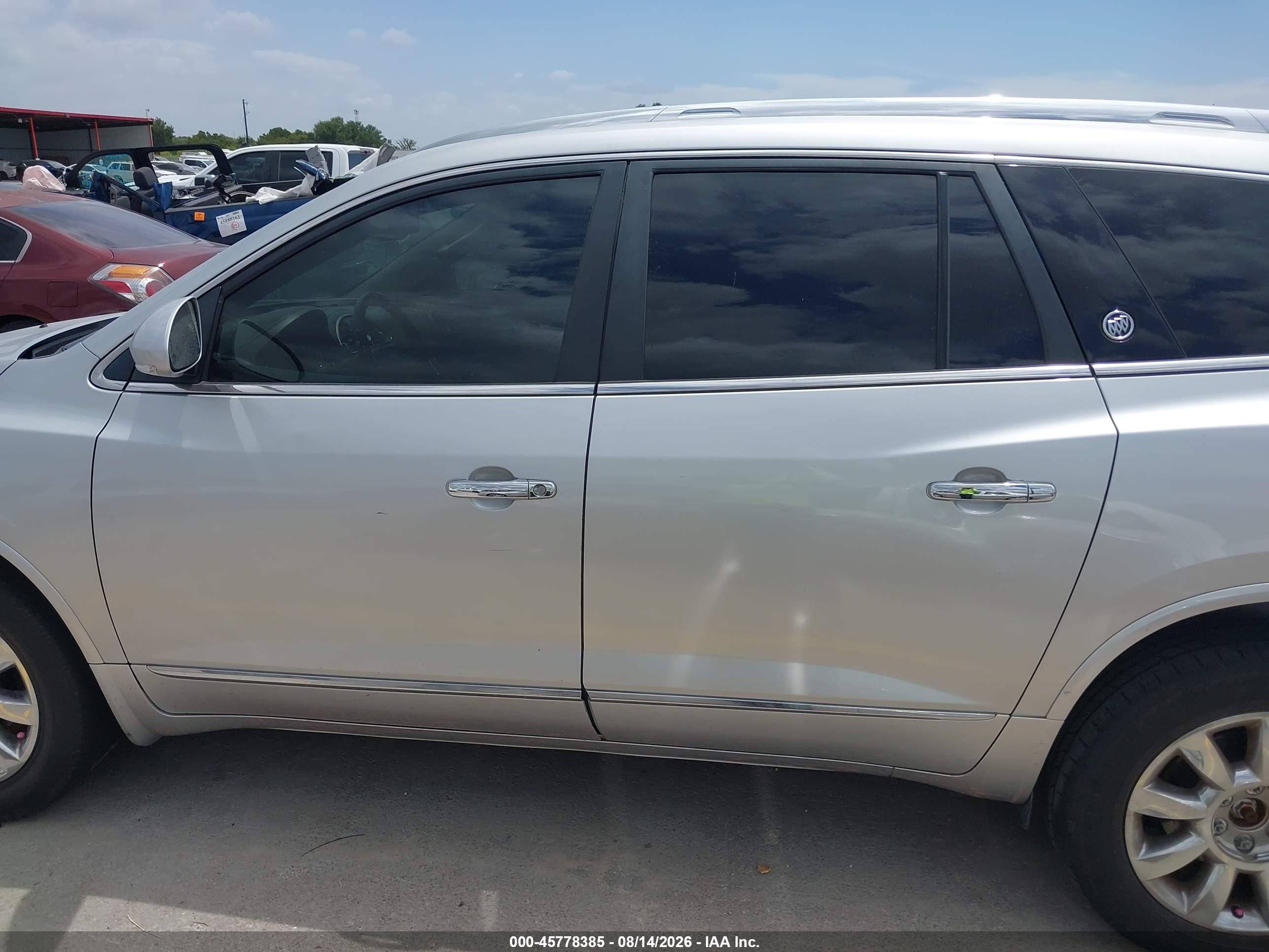 2014 Buick Enclave Leather Silver vin: 5GAKVBKDXEJ367397