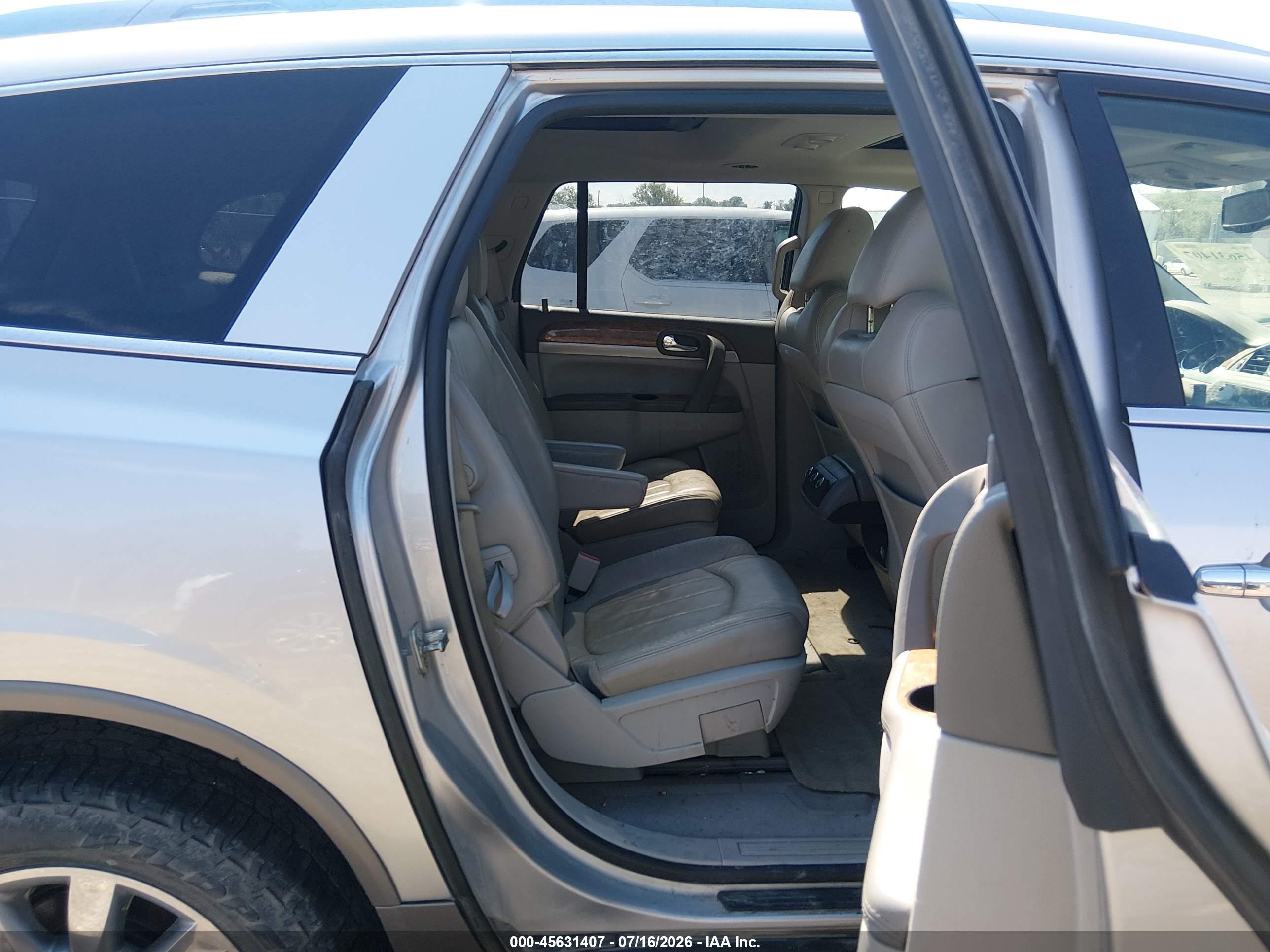 2012 Buick Enclave Leather Silver vin: 5GAKVCED0CJ275861