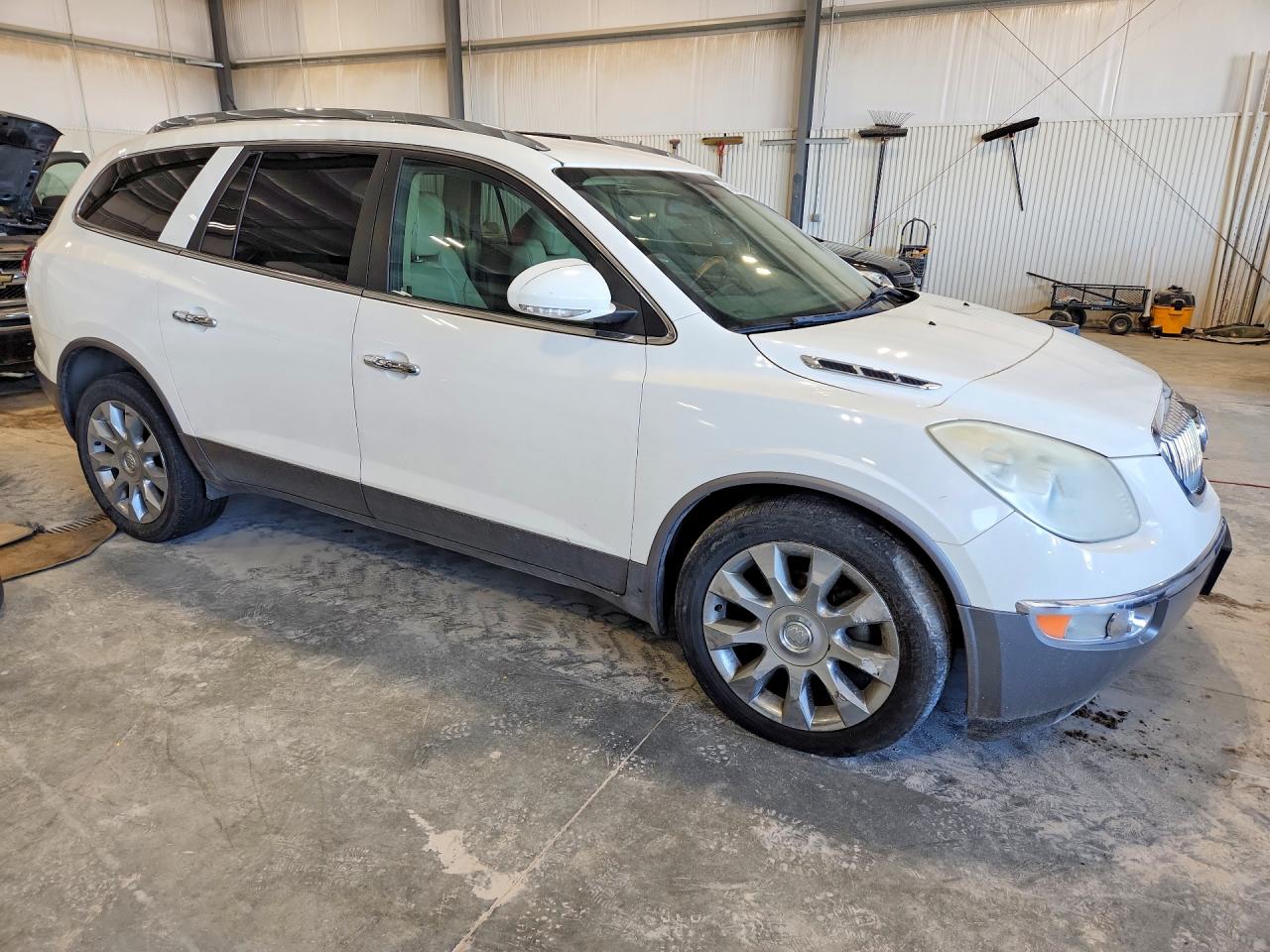 2011 Buick Enclave Cxl Белый vin: 5GAKVCED2BJ120257