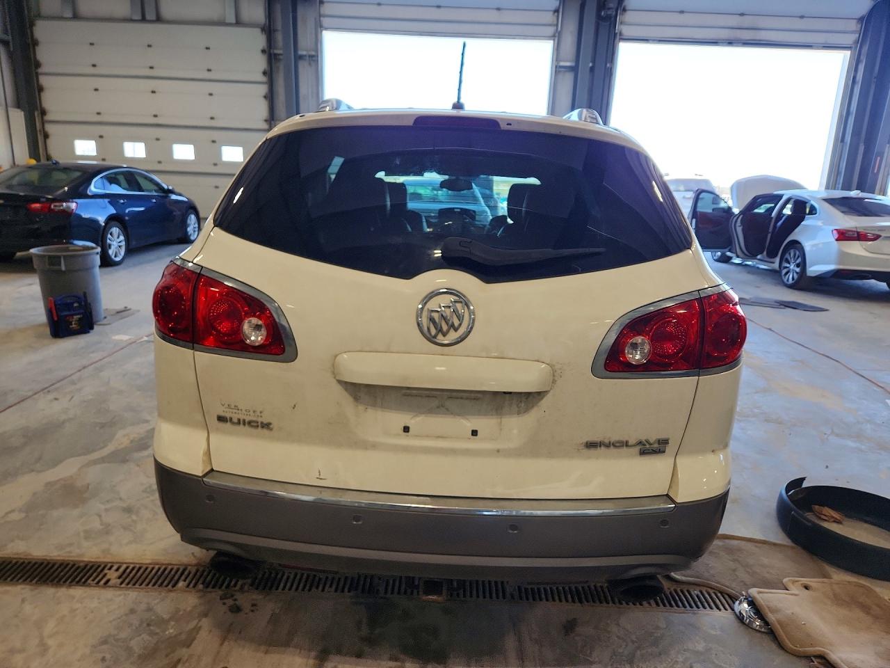2011 Buick Enclave Cxl Белый vin: 5GAKVCED2BJ120257